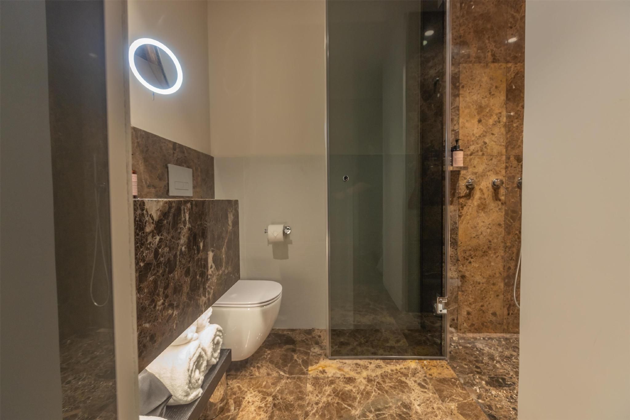 King One Bedroom Suite-Terrace And Whirlpool