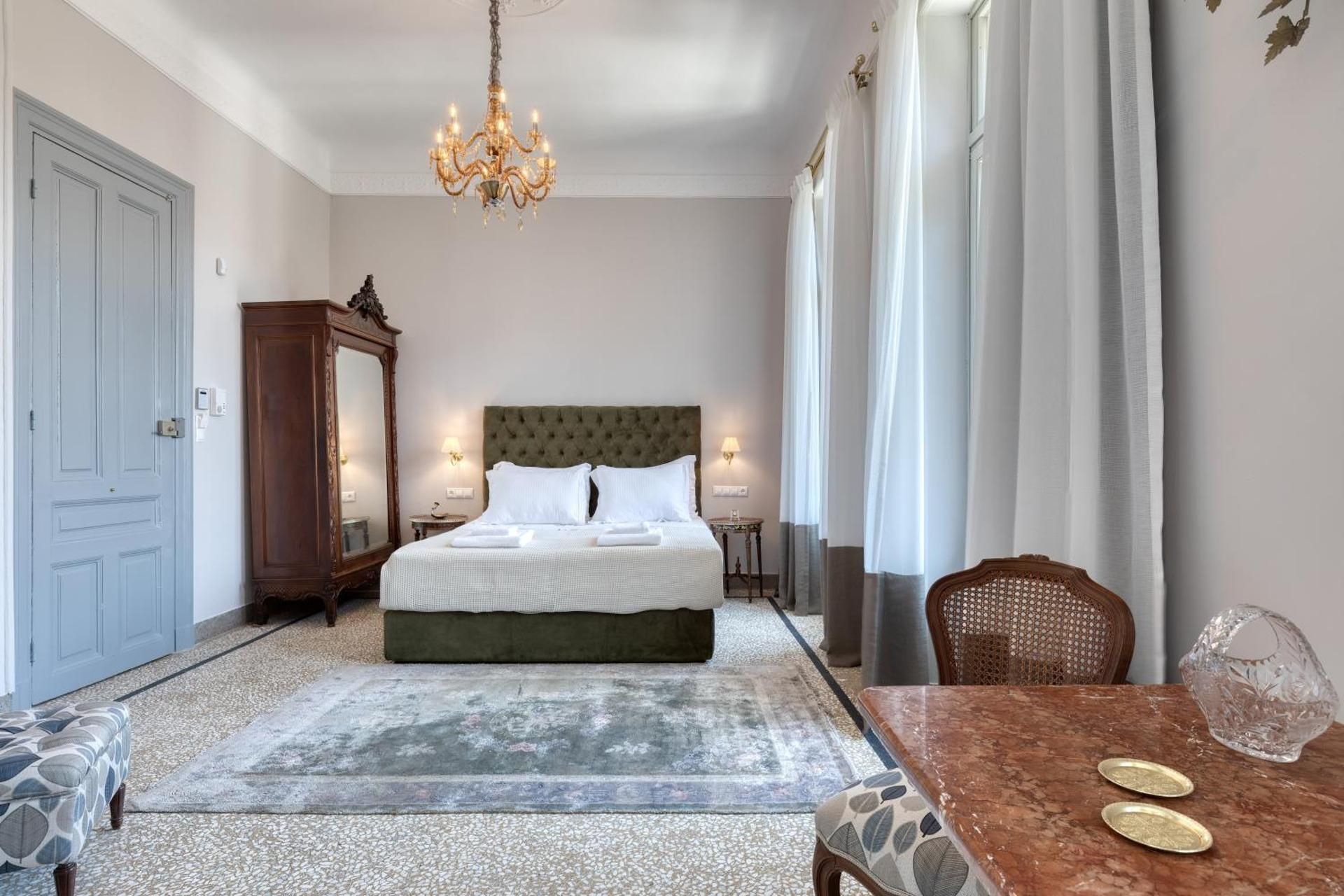 Dimitra Deluxe Studio