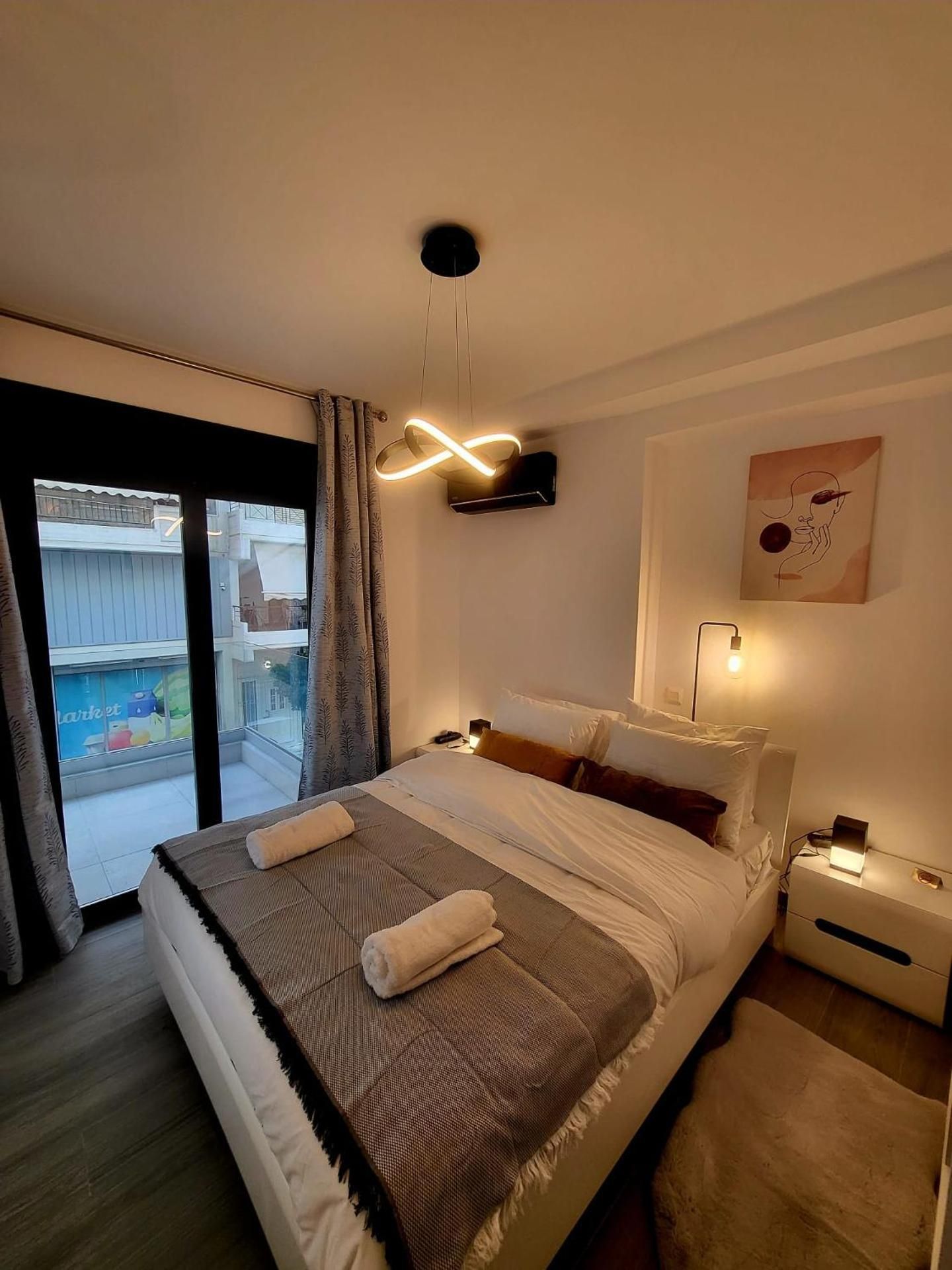 Two-Bedroom Deluxe Apartment with Balcony