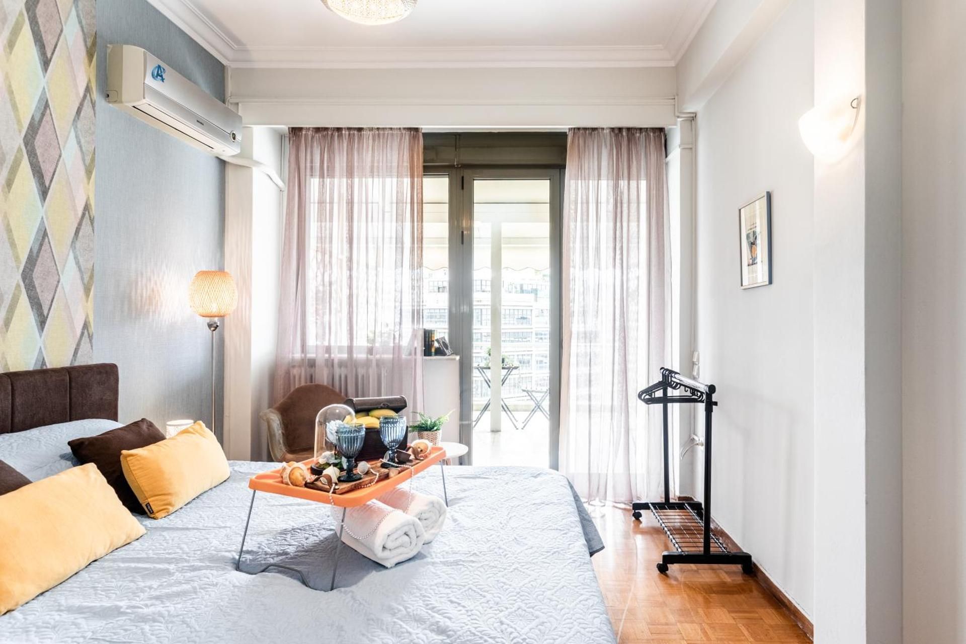 Double Room with City View & External Private Bathroom