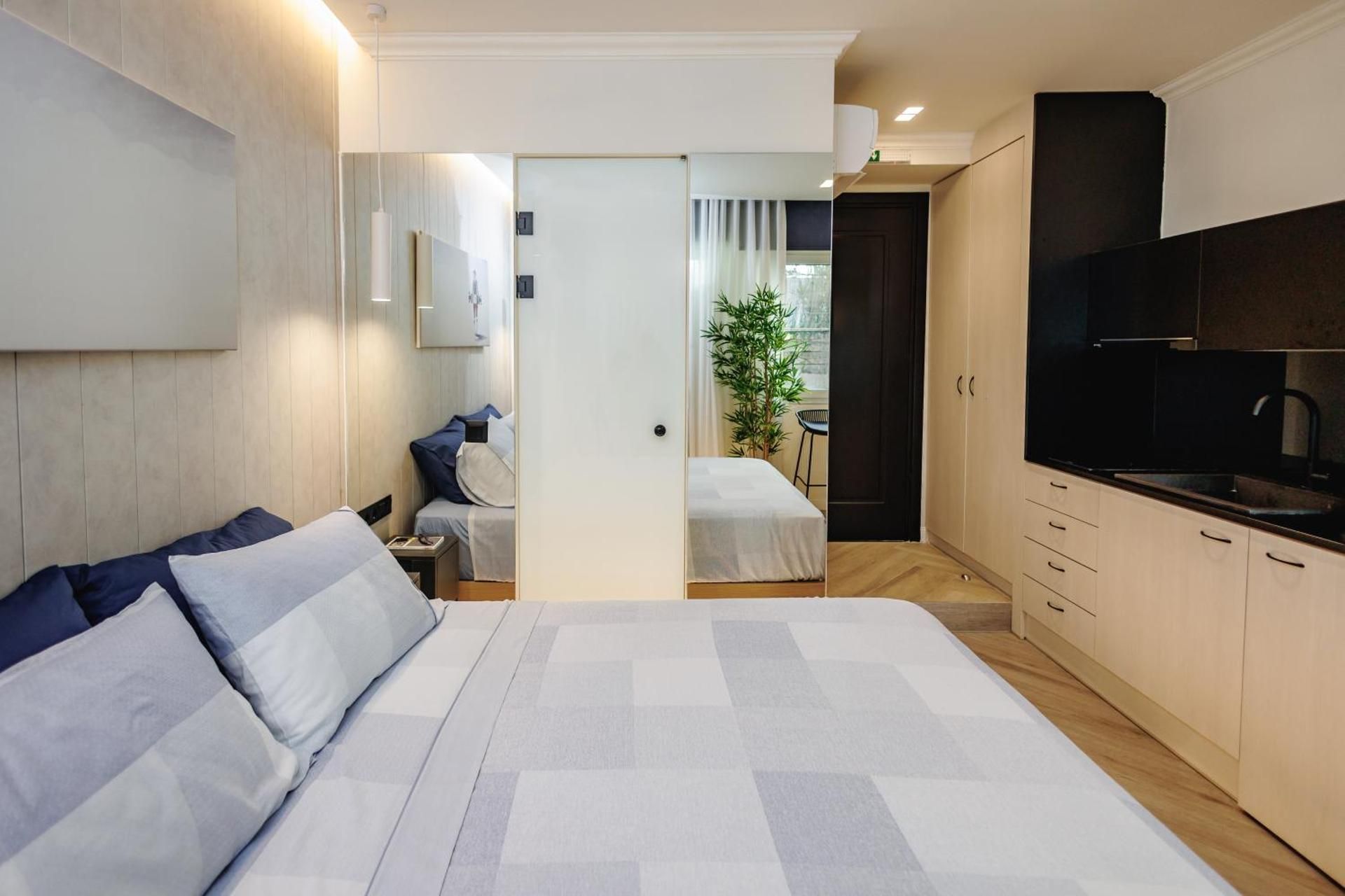 Triple A @ Trendy Psiri - Art & Nightlife Queen Studio