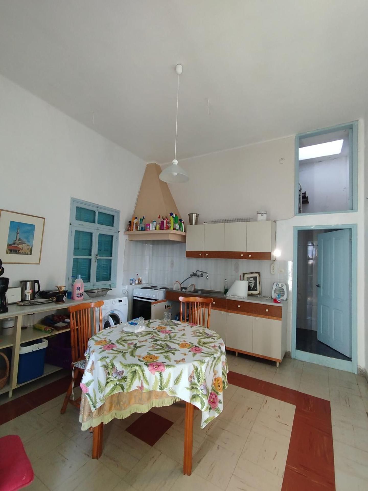 Sunny apartment next to the Acropolis