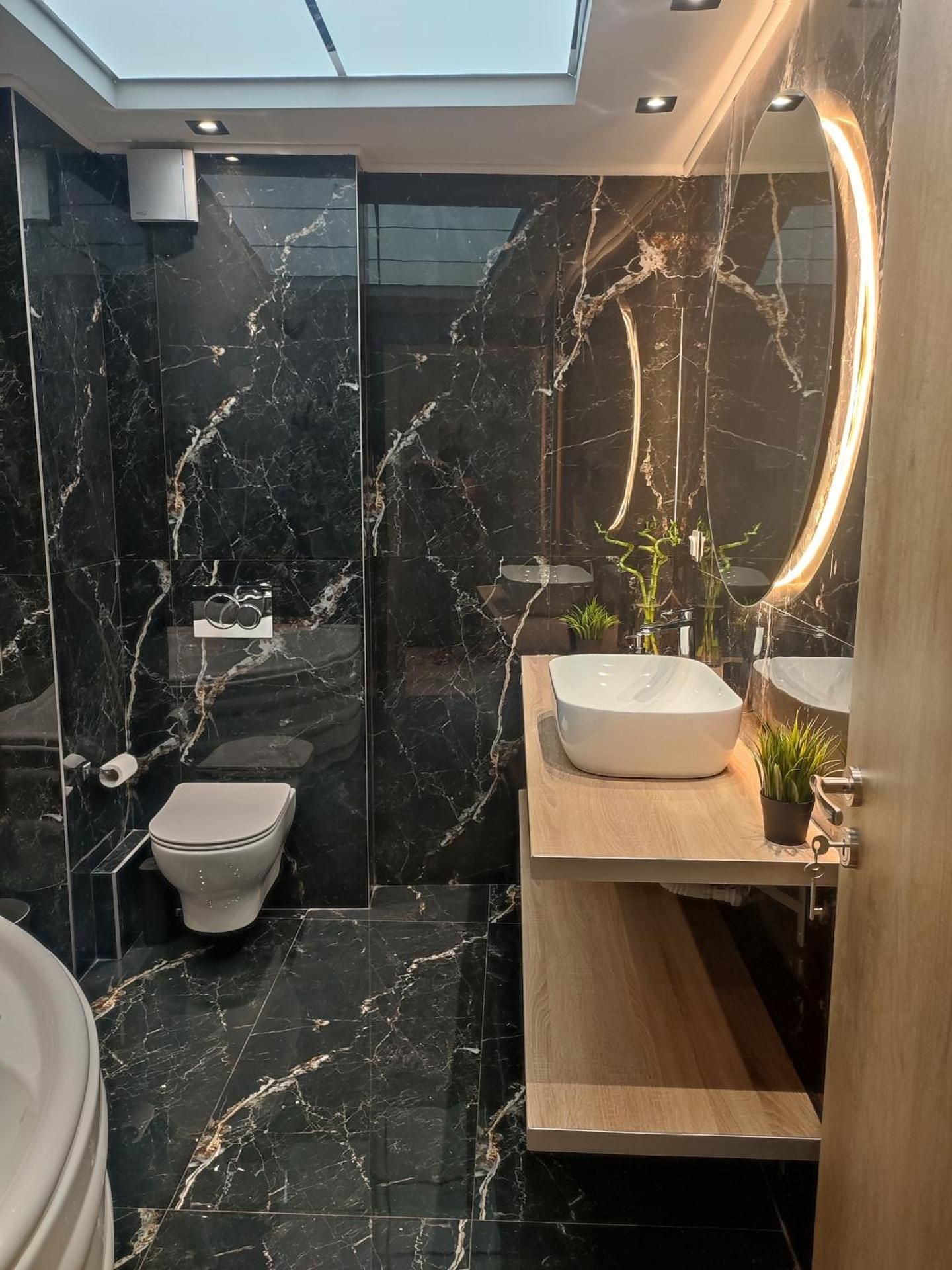 Studio with Spa Bath