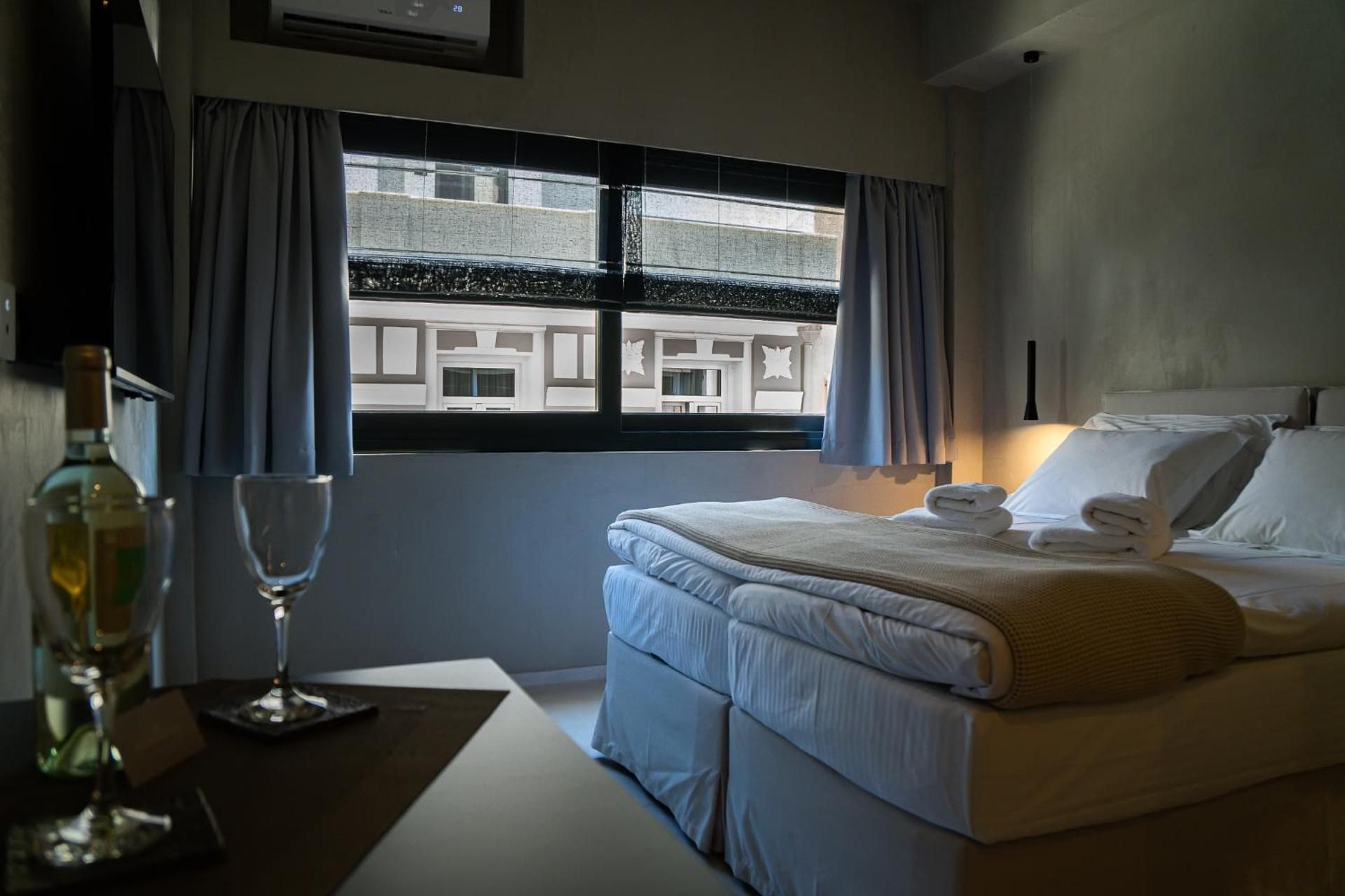 Deluxe Double or Twin Room with City View