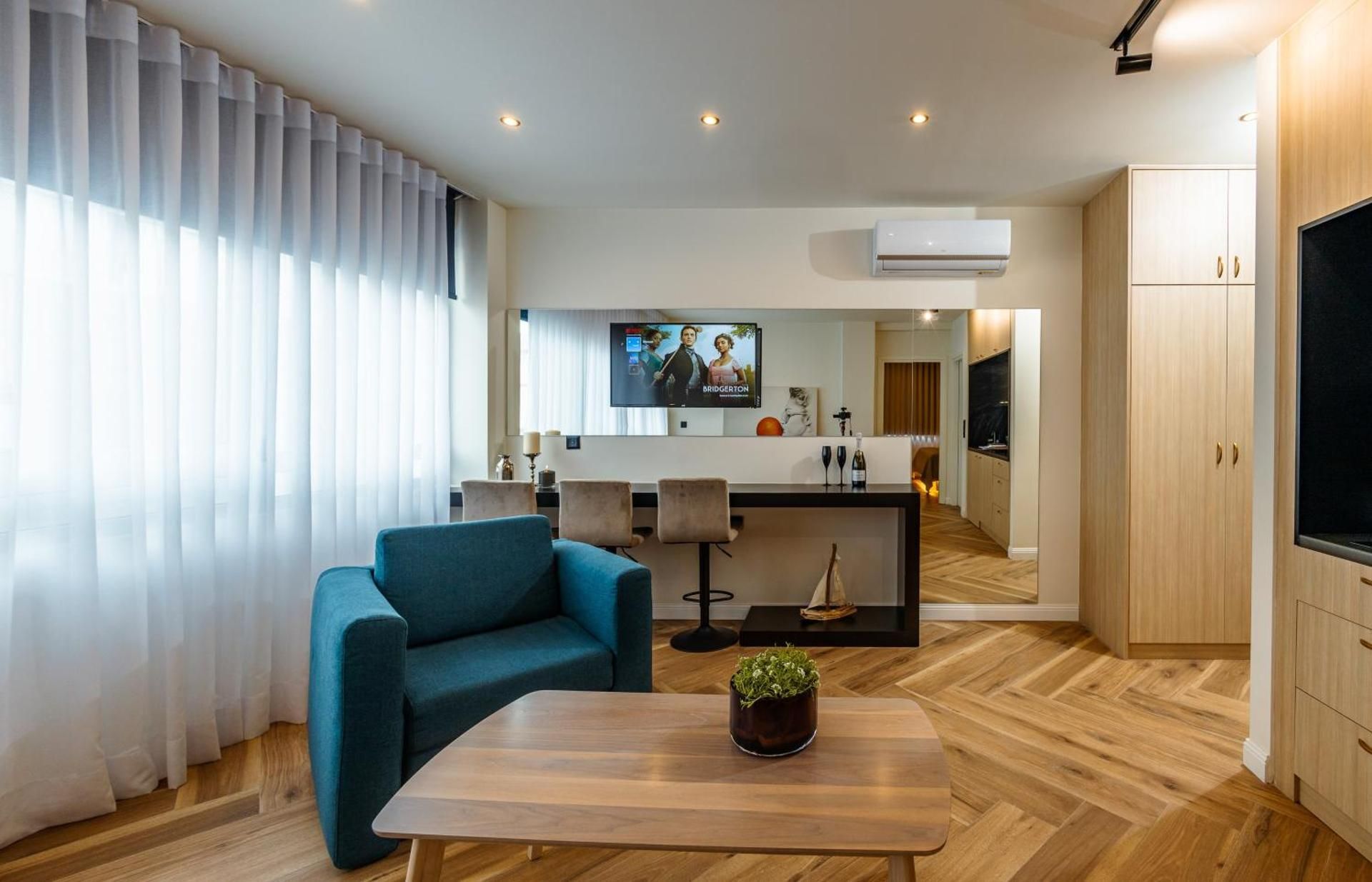 One-Bedroom Apartment