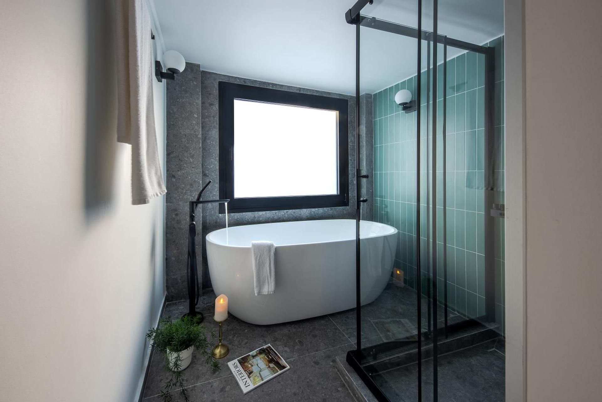 Double Room Split Level