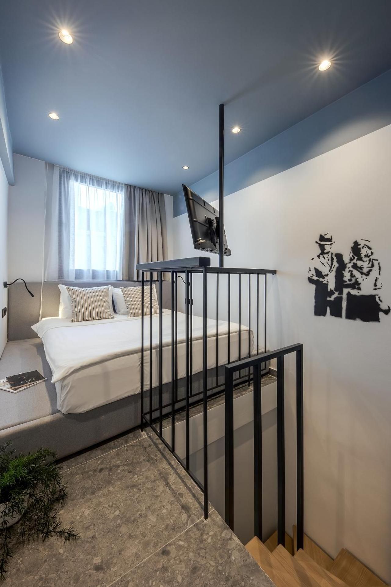 Double Room Split Level