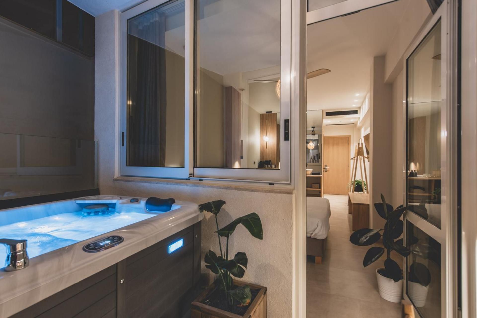 Suite with Spa Bath