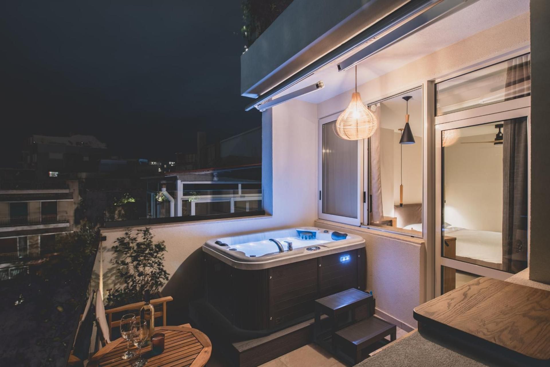 Suite with Hot Tub