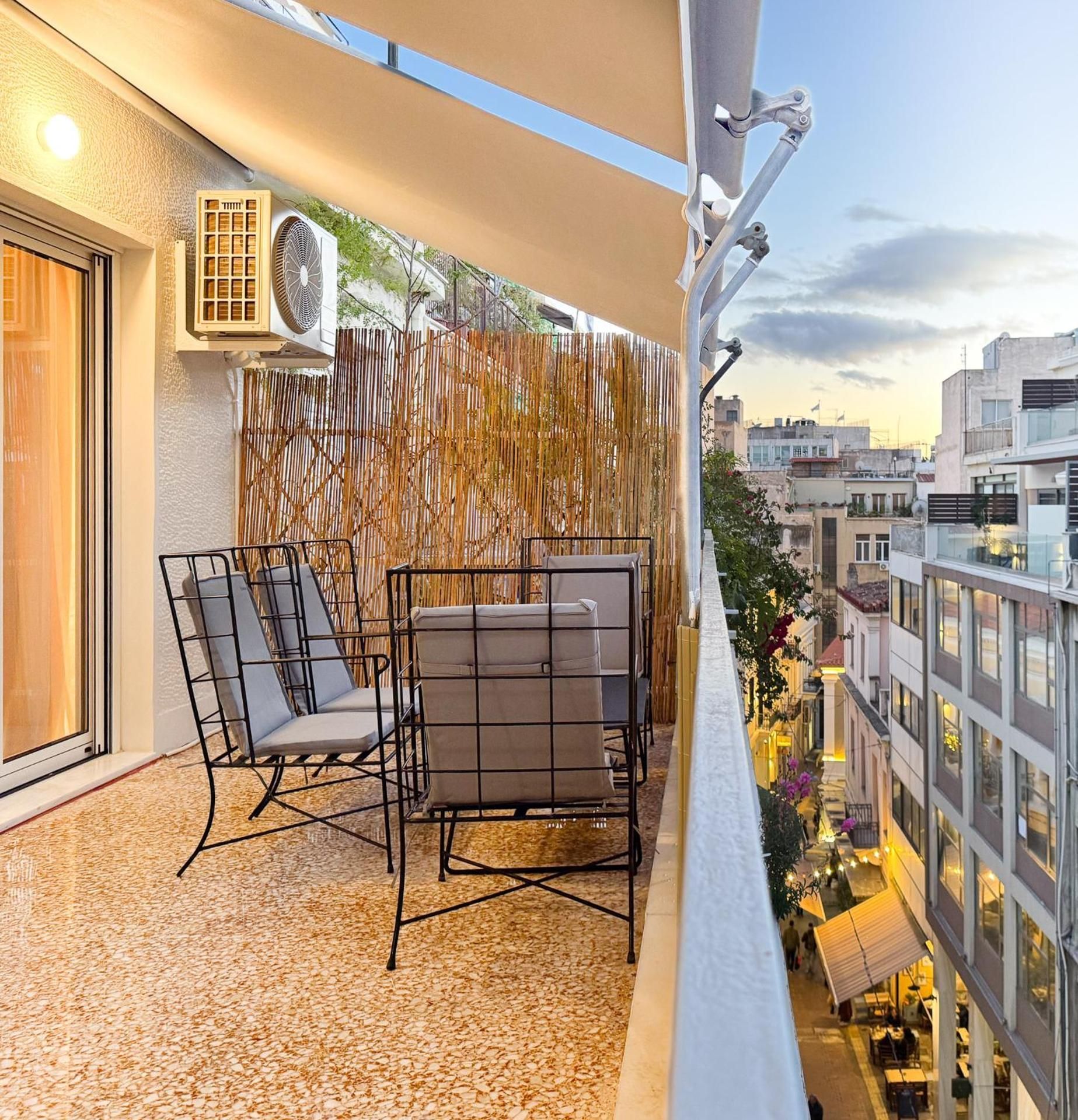 Superior One-Bedroom Apartment with Balcony