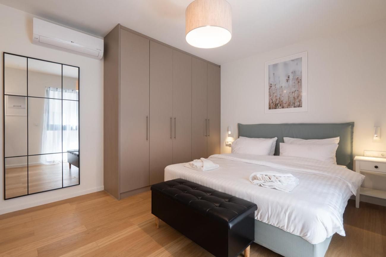 Two-Bedroom Deluxe Apartment with Balcony