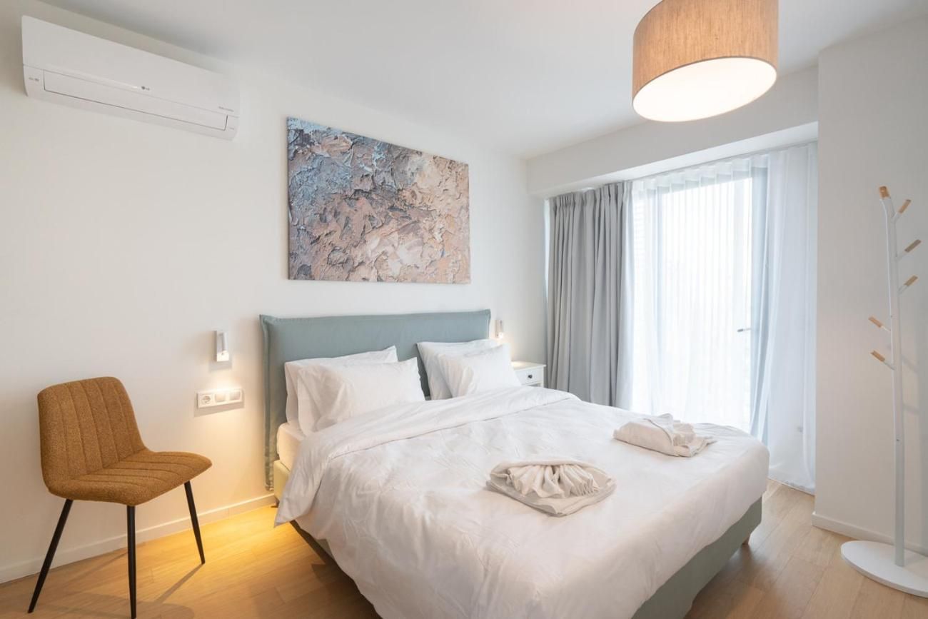 One-Bedroom Apartment with Balcony