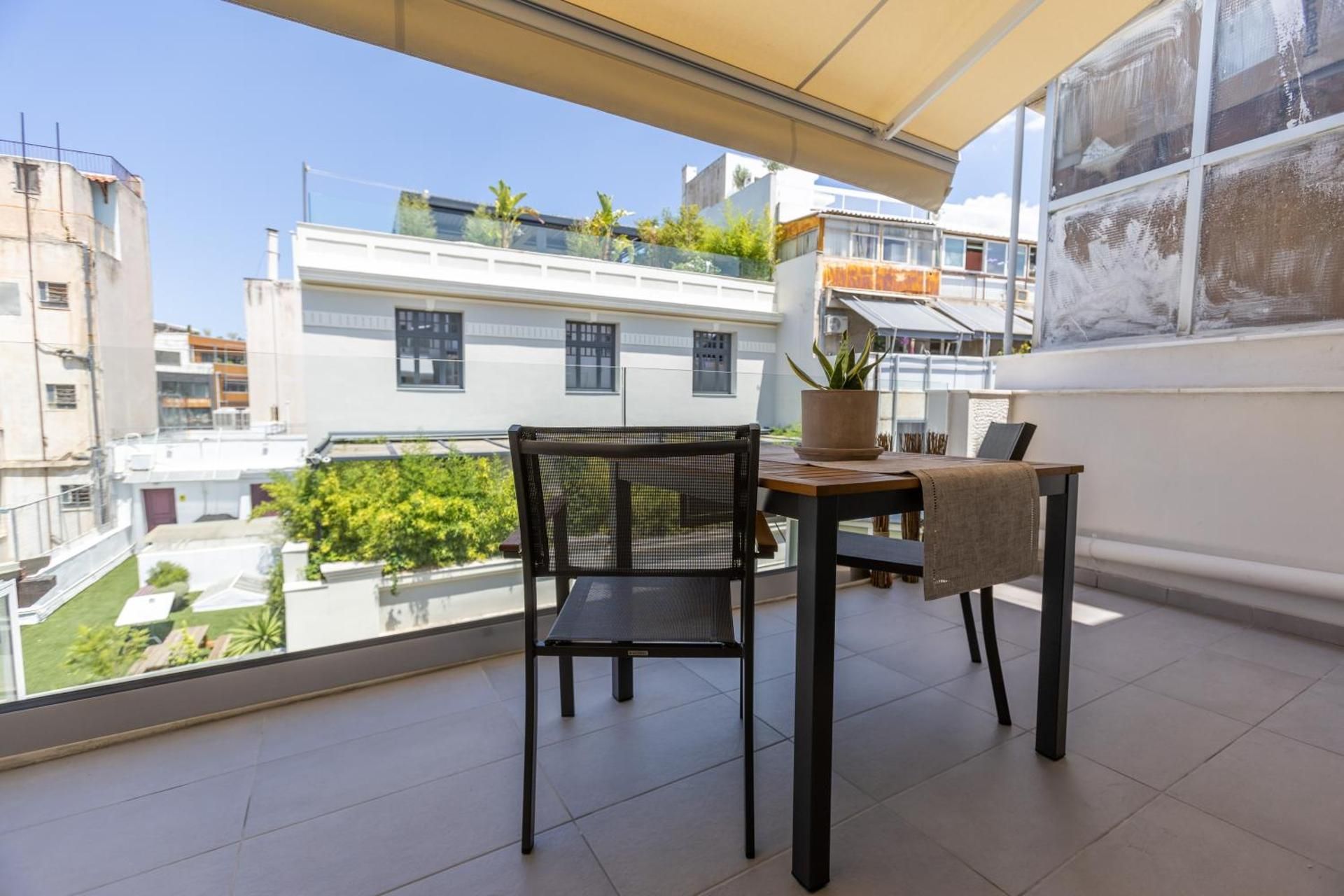 Studio with Balcony