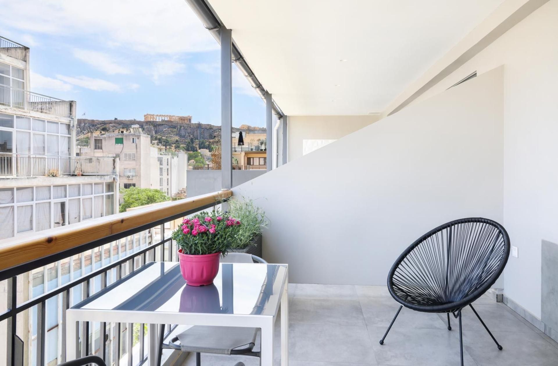 Suite with Private Balcony & Acropolis View