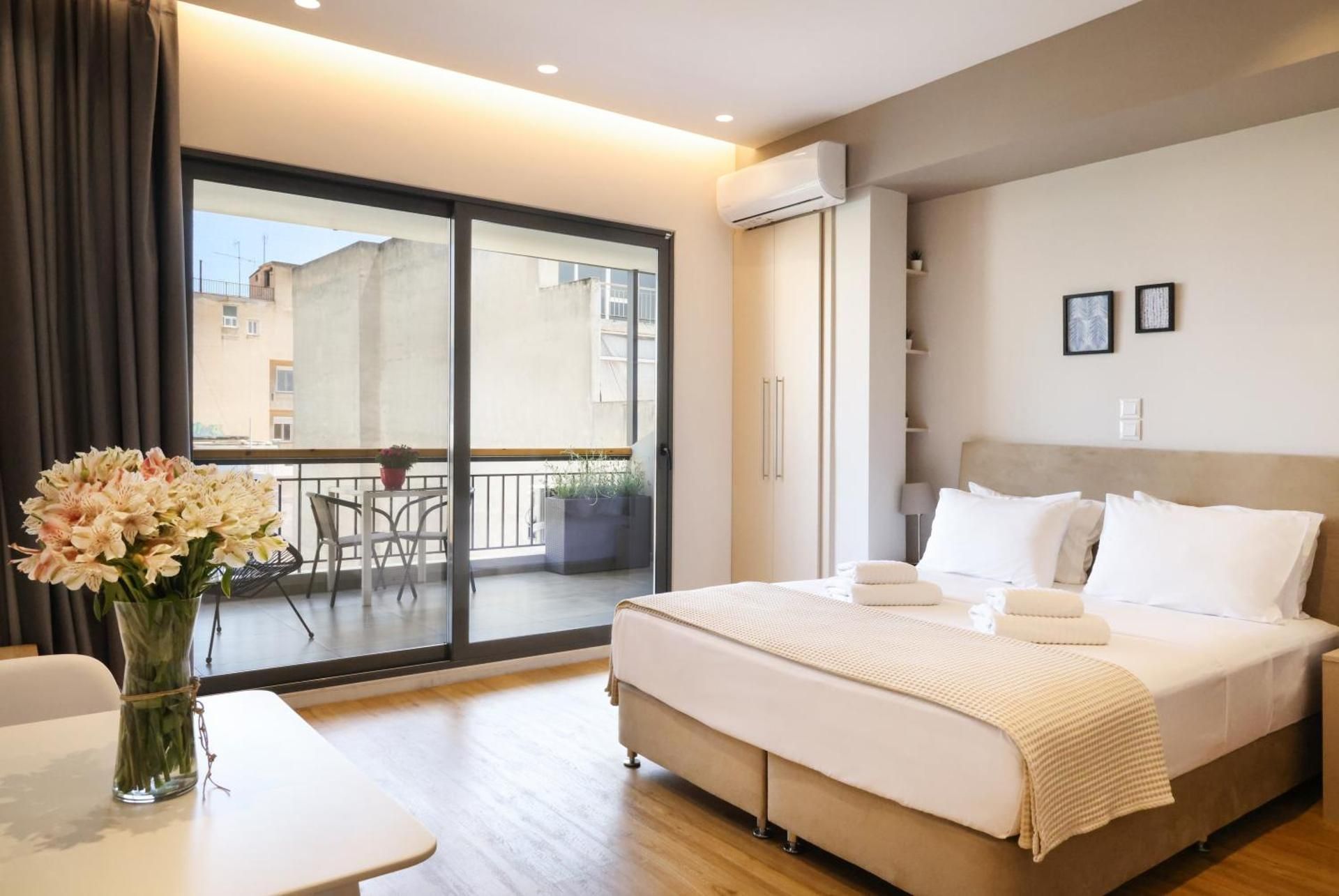 Suite with Private Balcony & Acropolis View