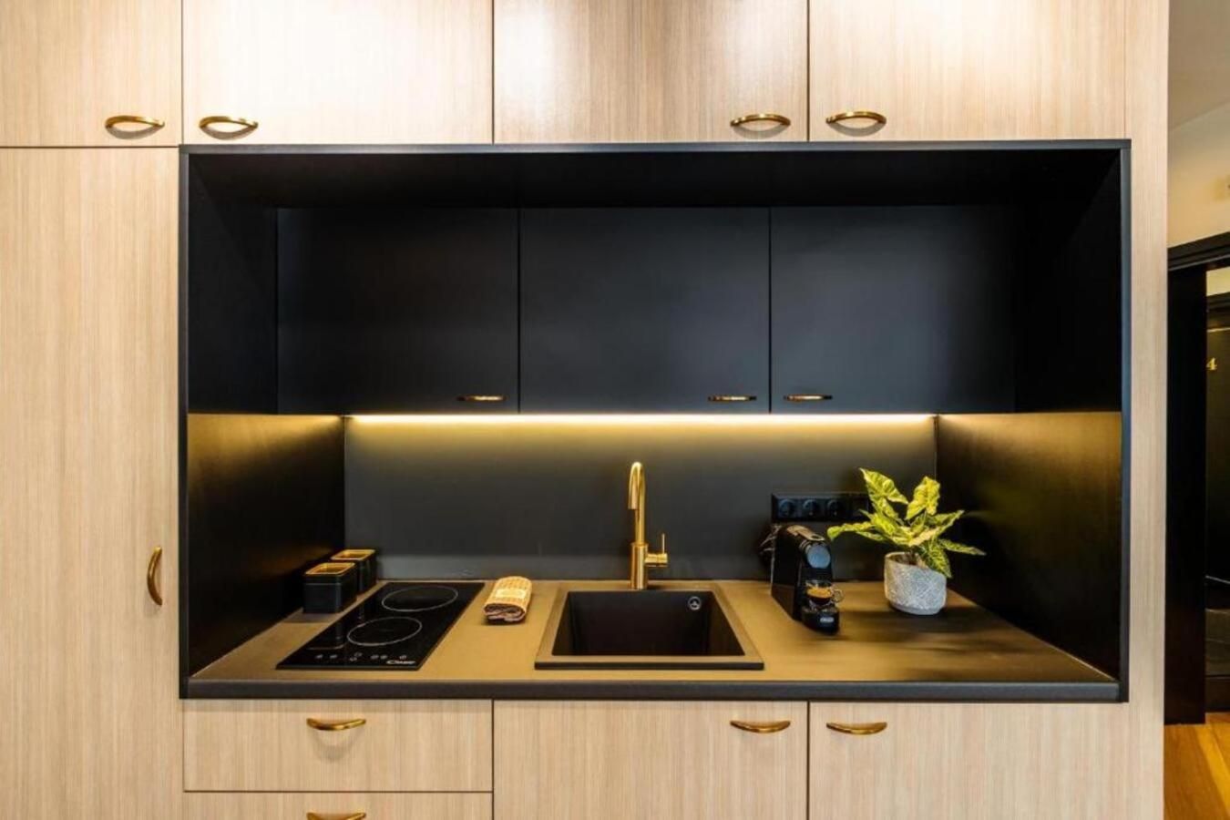 Triple A - Urban Charm Studios in Psiri-Platia Theatrou - Free Parking