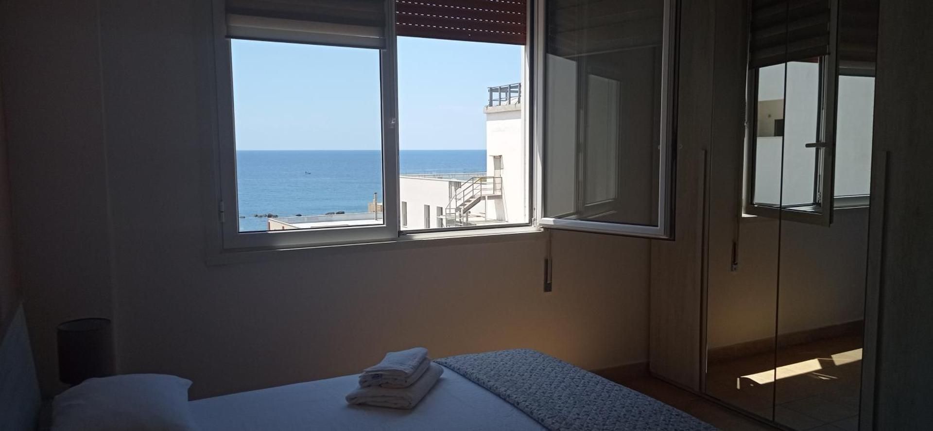 Deluxe Double Room (2 Adults + 1 Child)