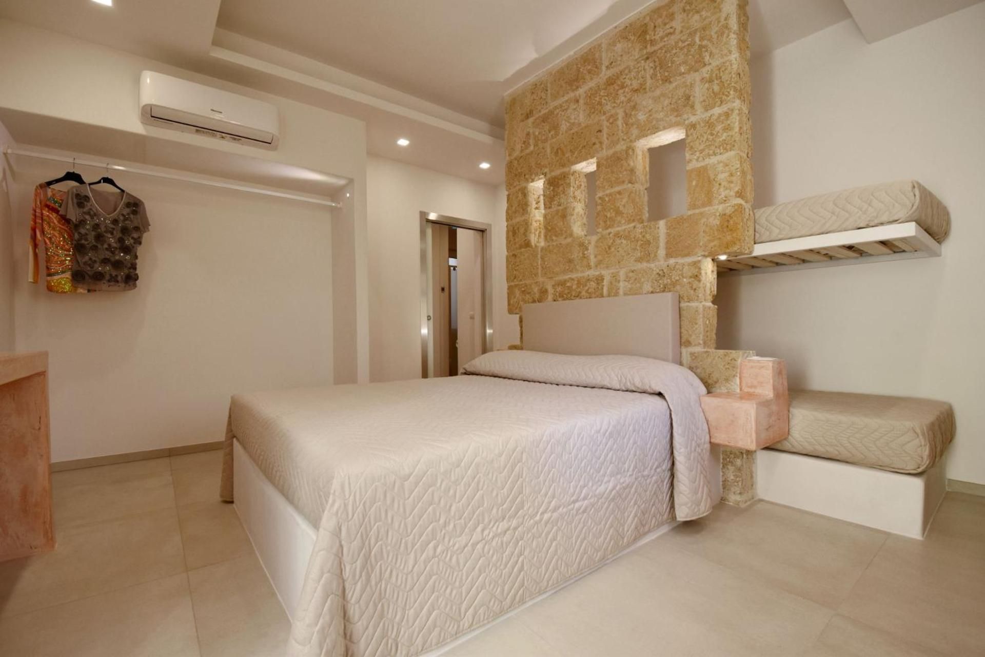 Quadruple Room with Terrace