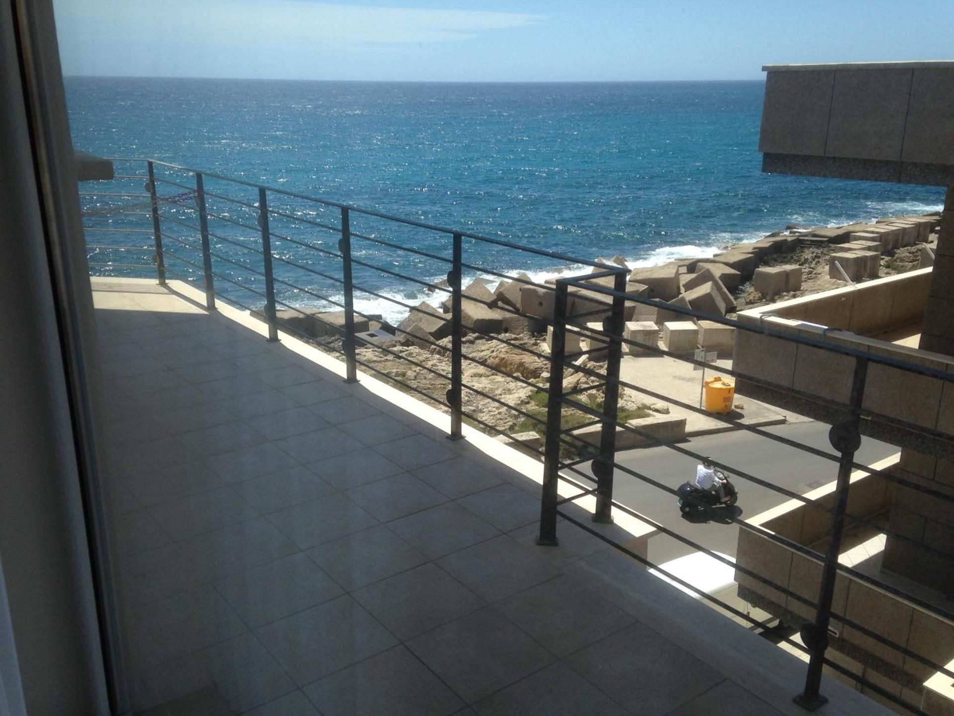 Deluxe Triple Room with Sea View