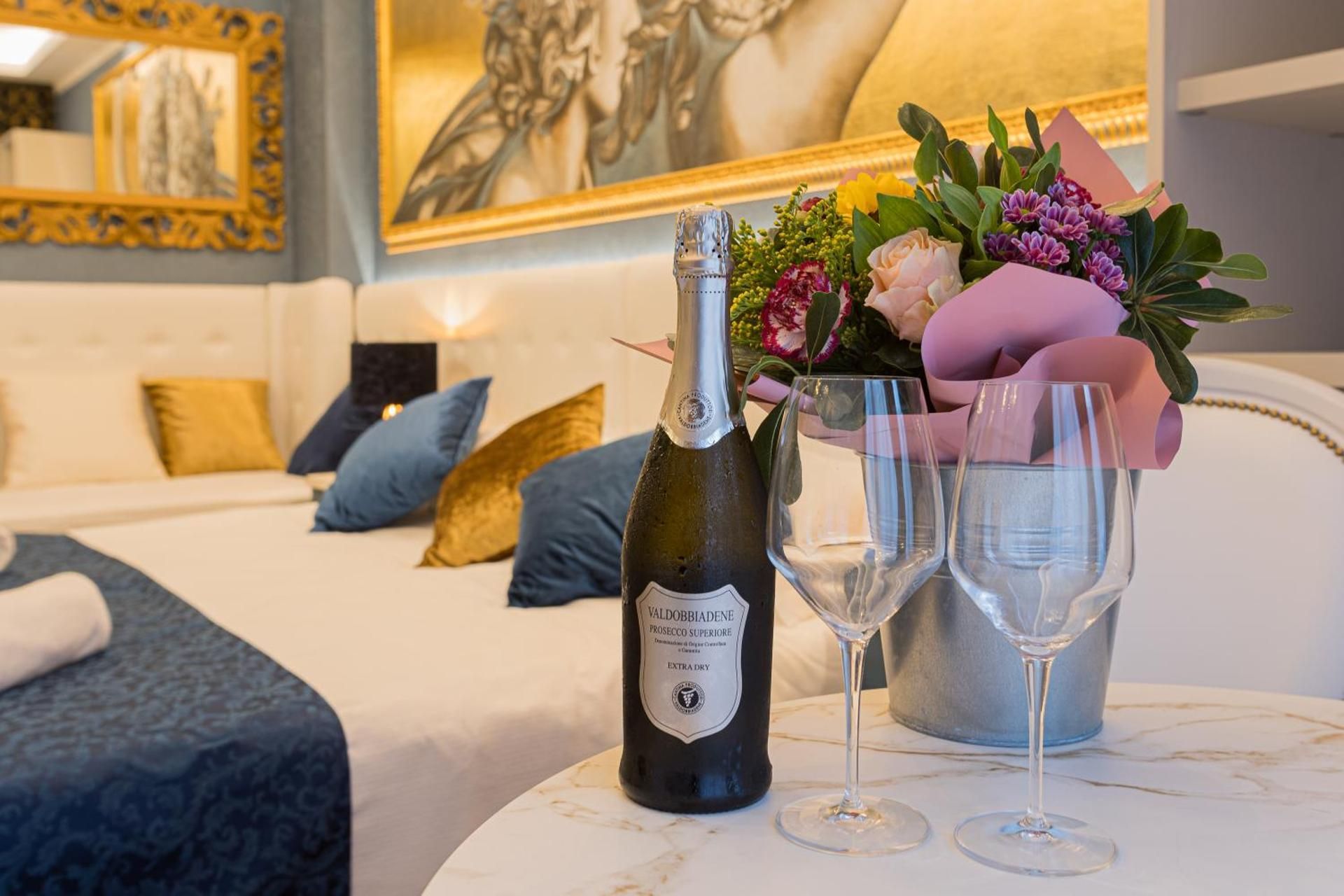 Deluxe Suite with Spa Bath
