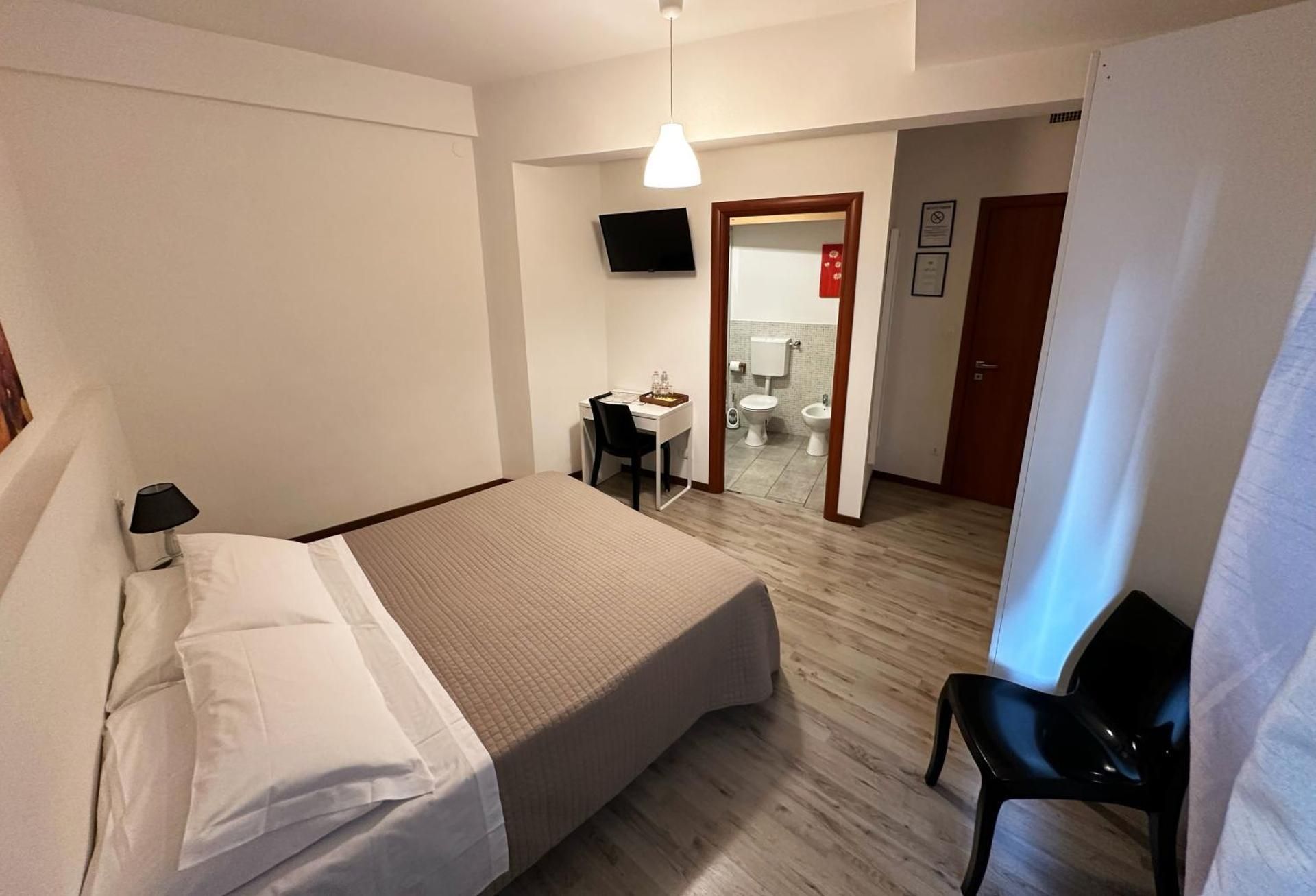 Twin Room with Private Bathroom