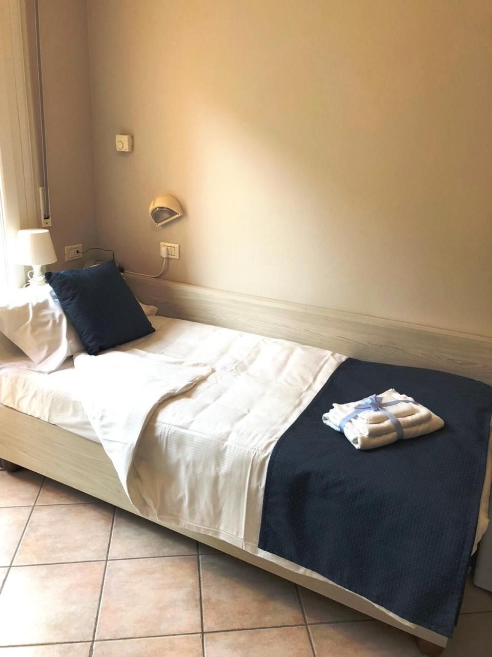 Single Room with Mountain View