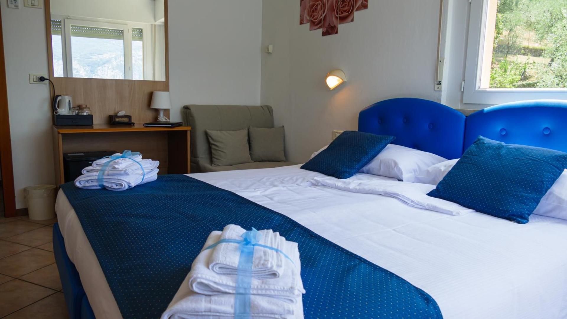 Standard Double or Twin Room with Mountain View