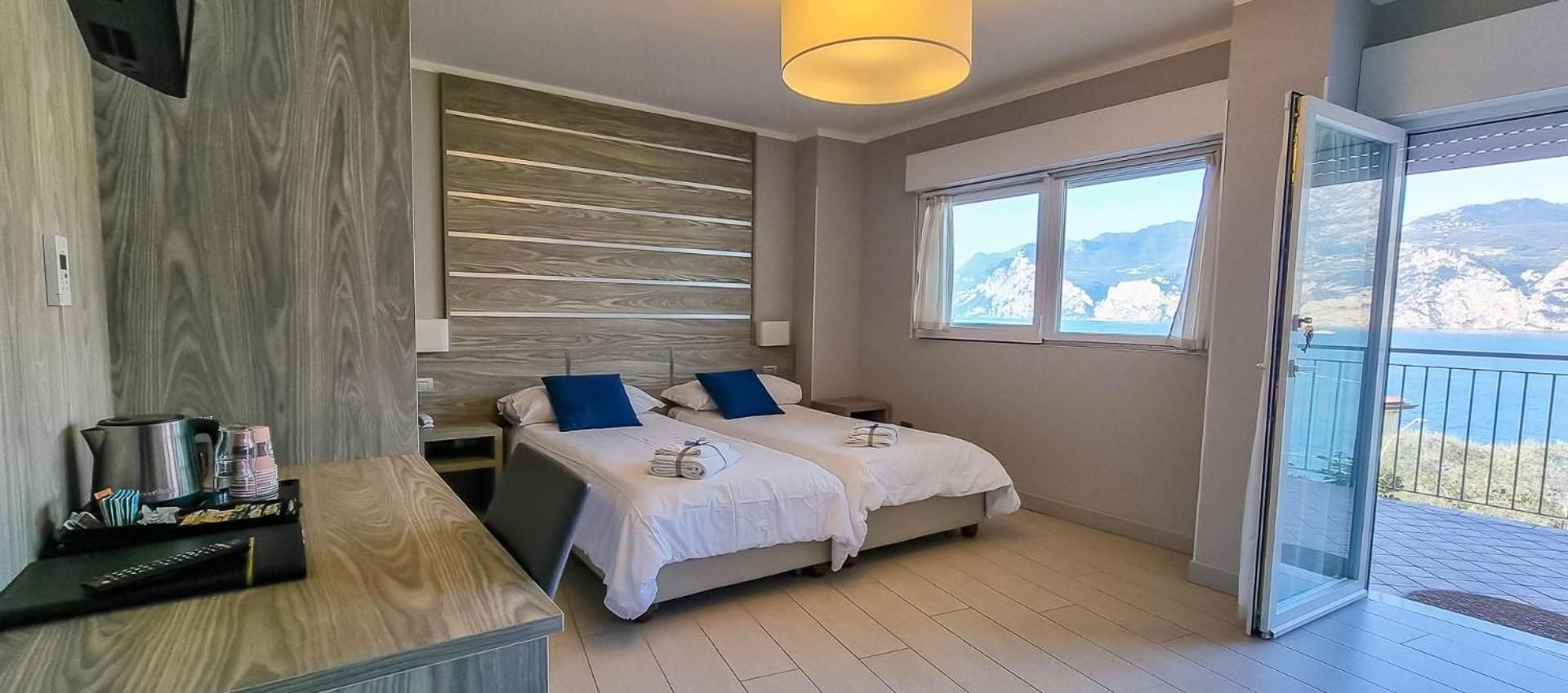Quadruple Room with Terrace