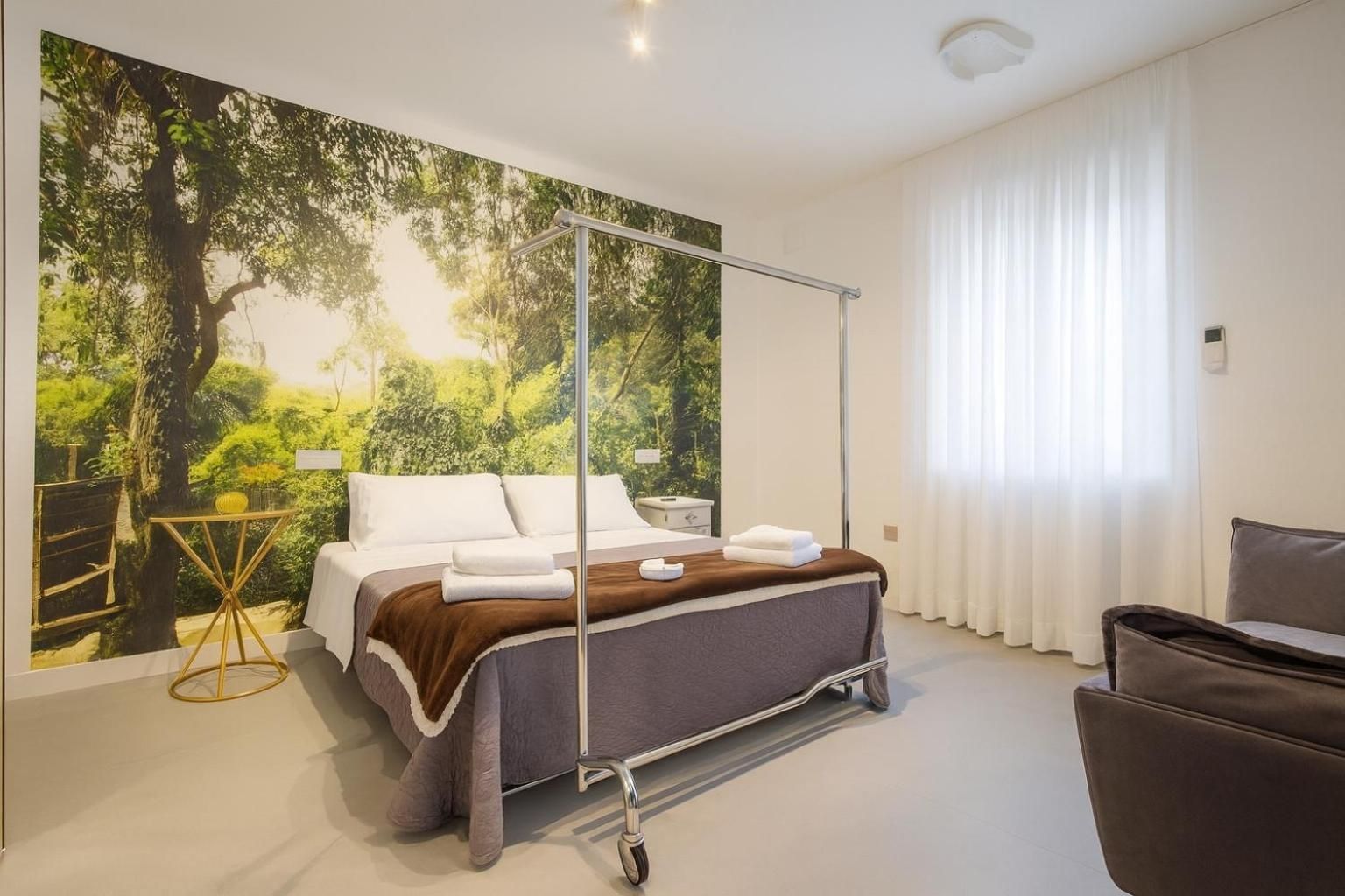 Queen Room with Garden View