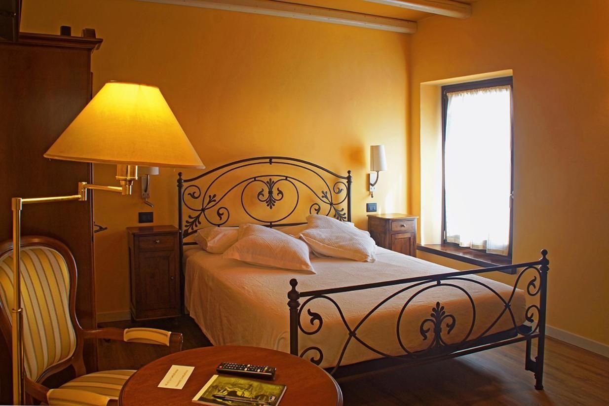 Superior Deluxe Double or Twin Room 