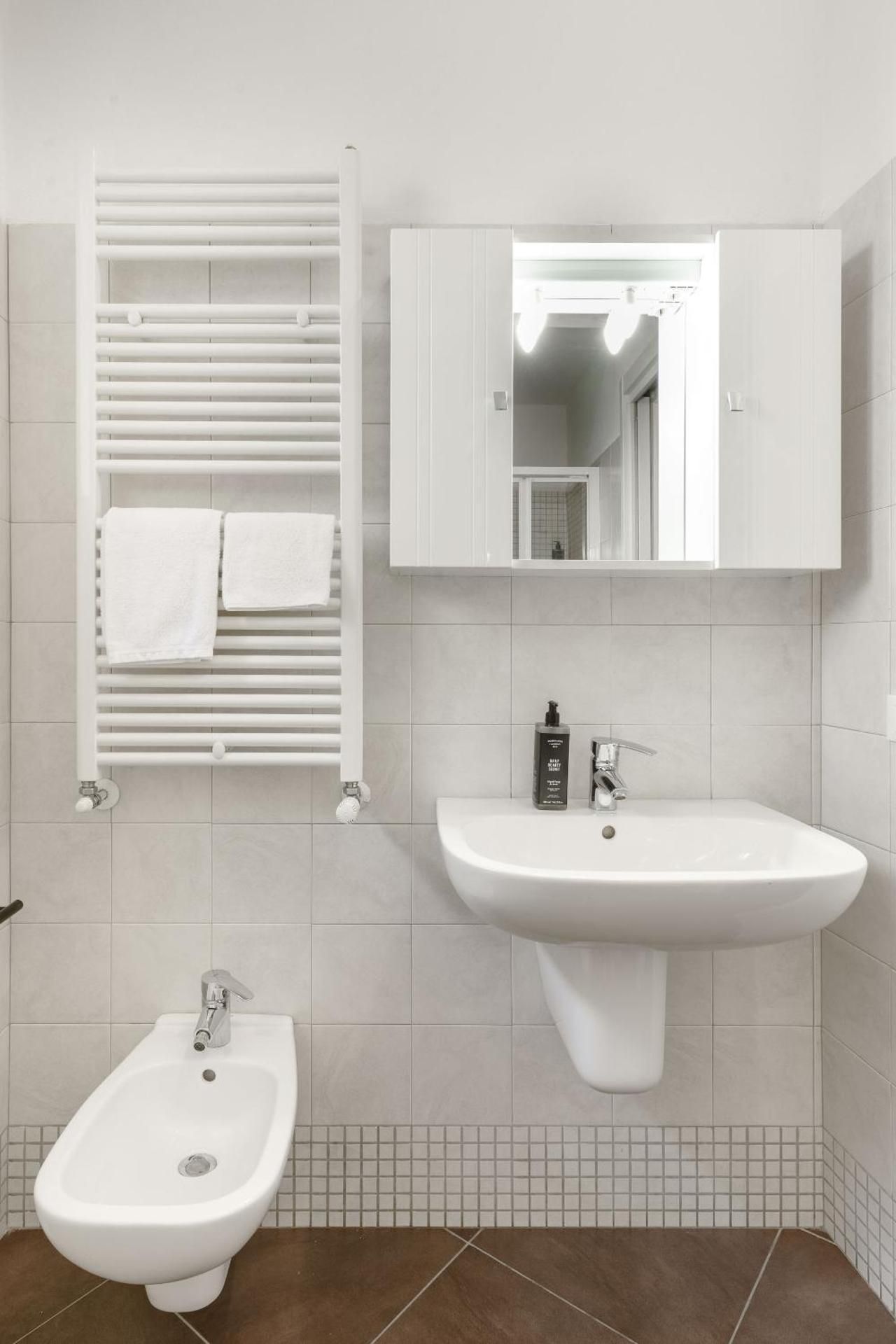 One-Bedroom Apartment with Balcony