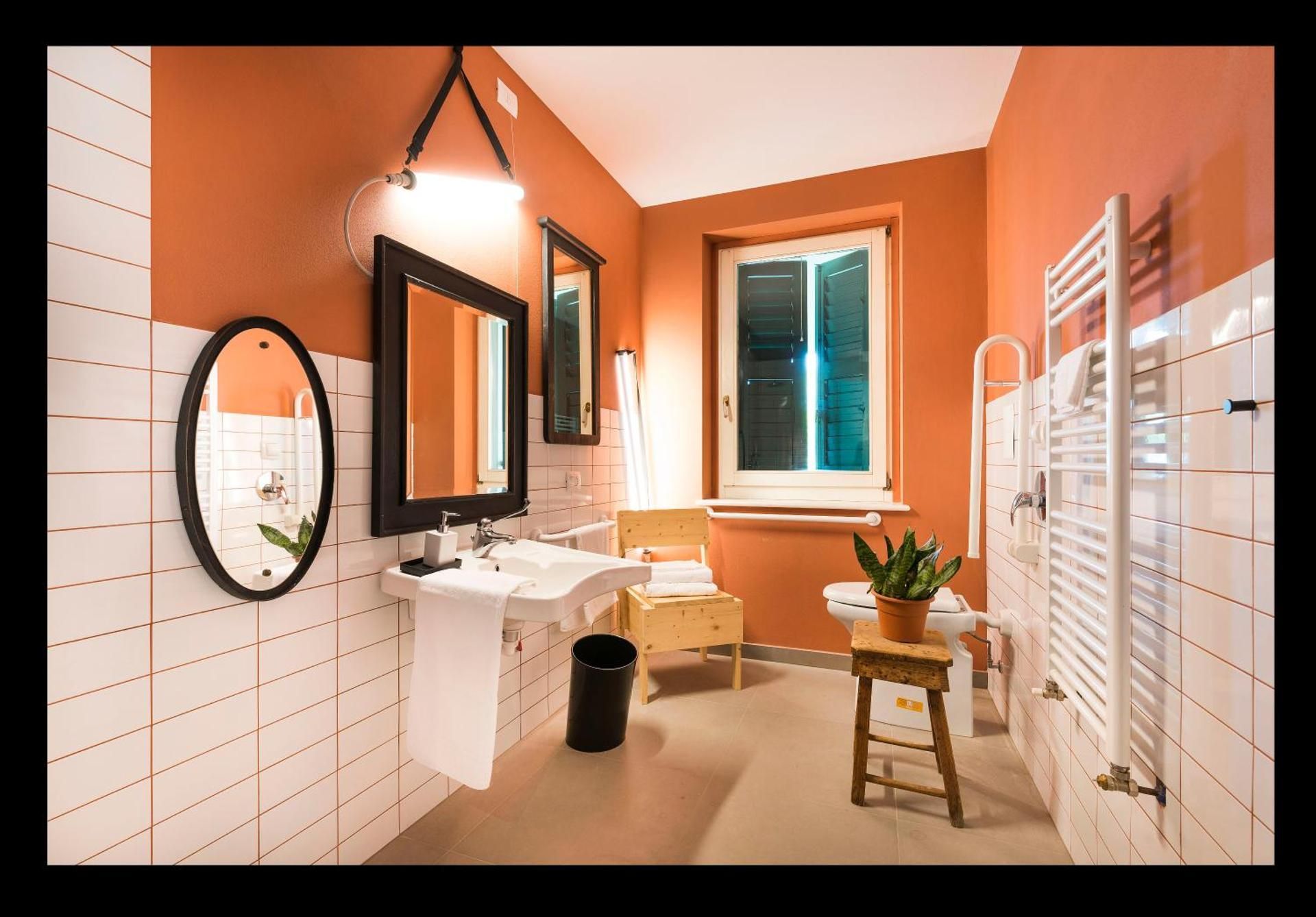 Twin Room with Private External Bathroom