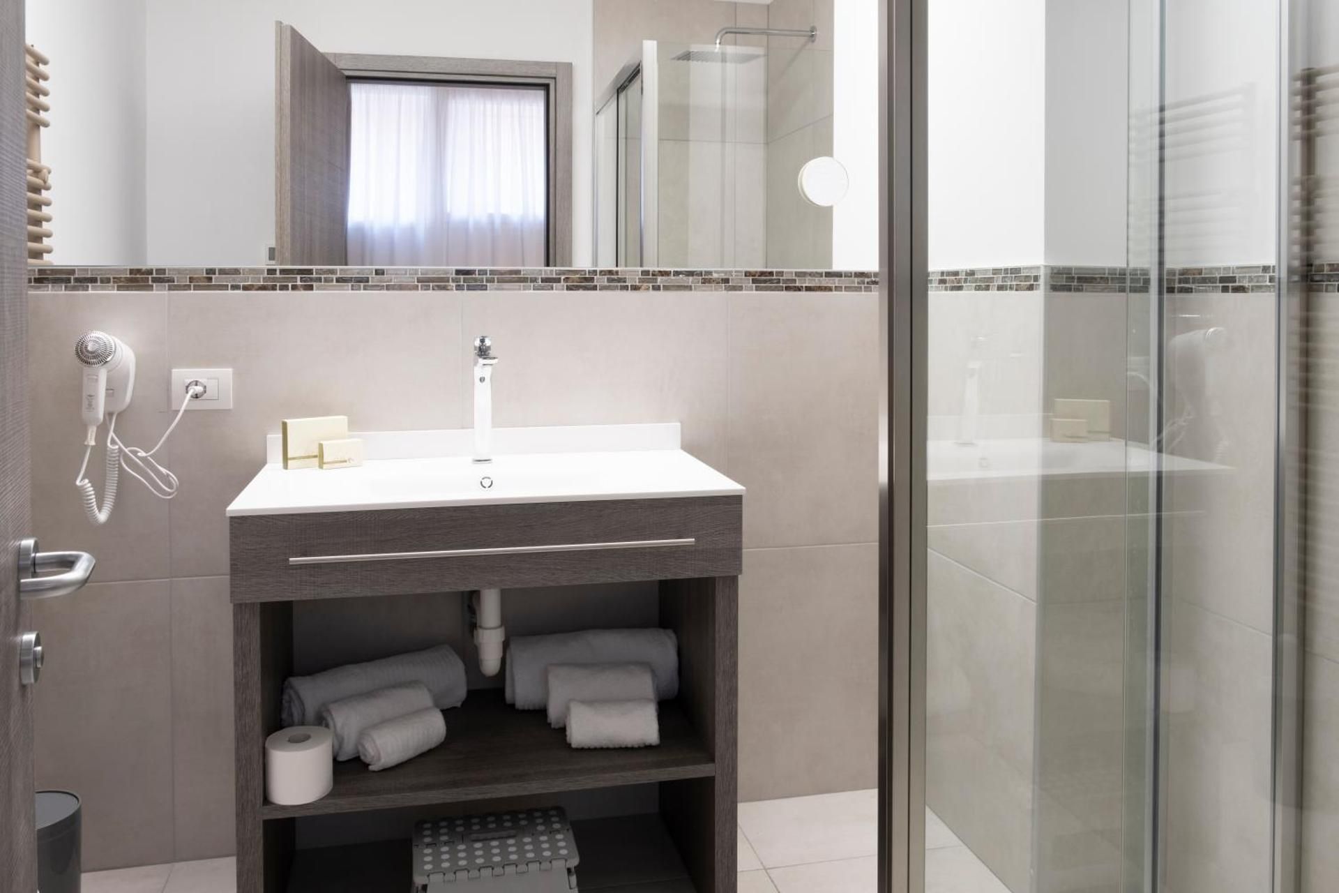 Basic Triple Room