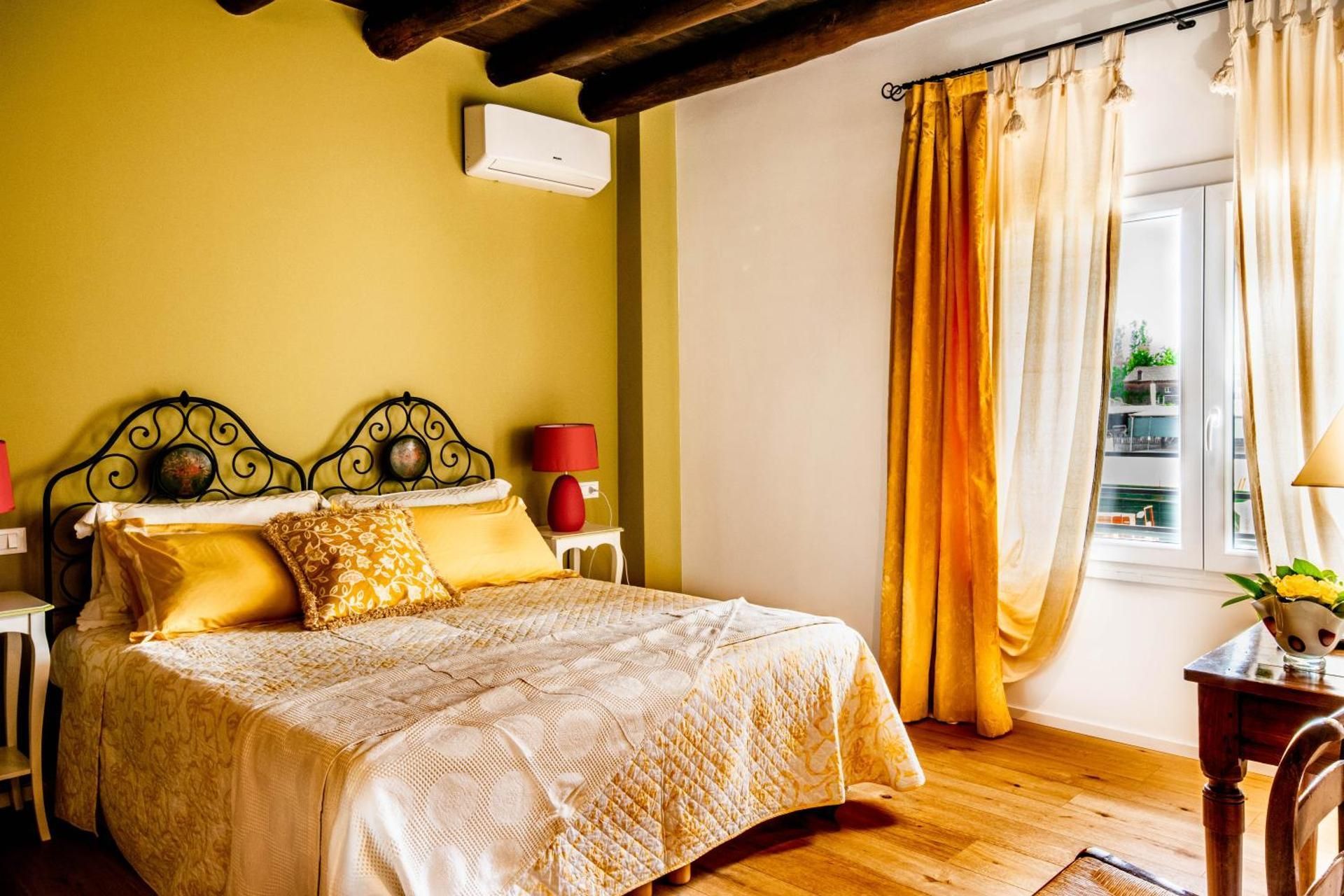 Double or Twin Room with Private Bathroom