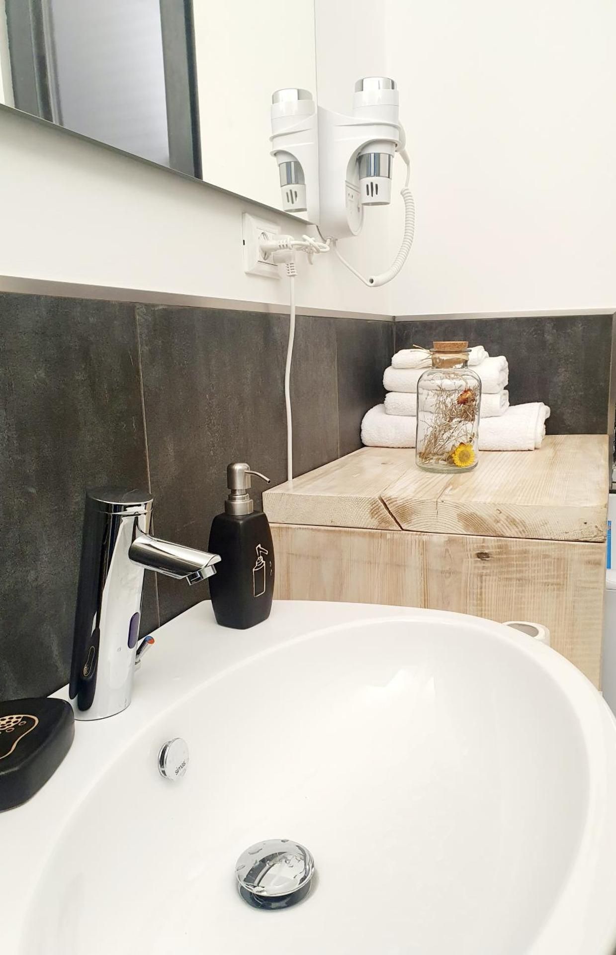 Locazione Turistica CasaNostra Single Room with Shared Bathroom 3