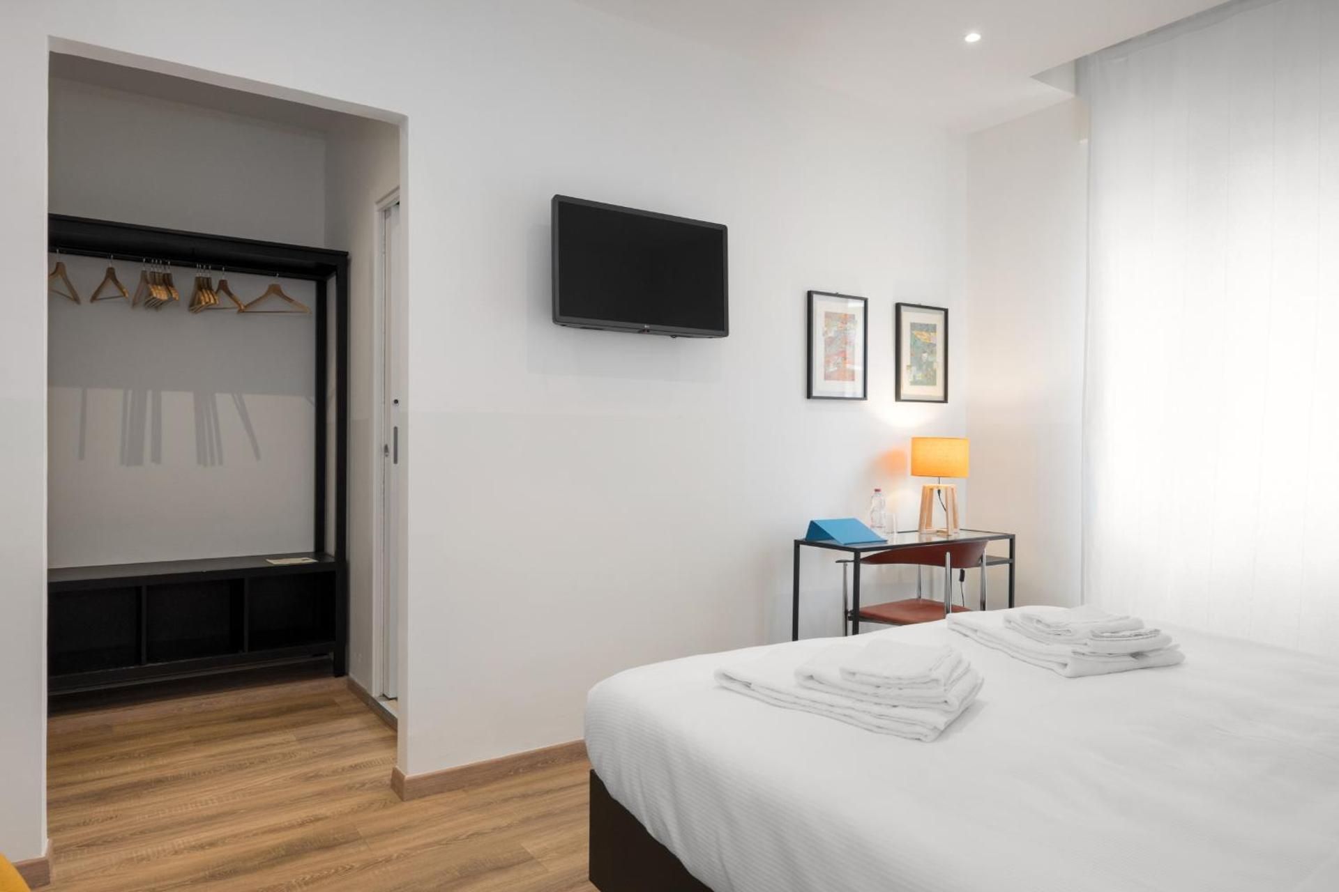 Double or Twin Room with Private Bathroom