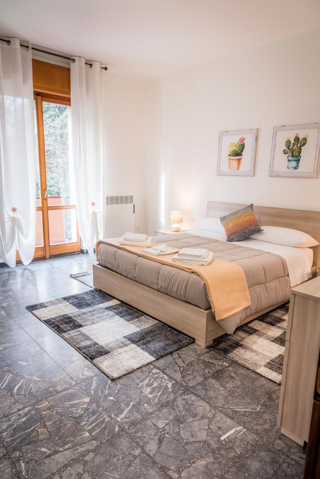 Double Room with Shared Bathroom