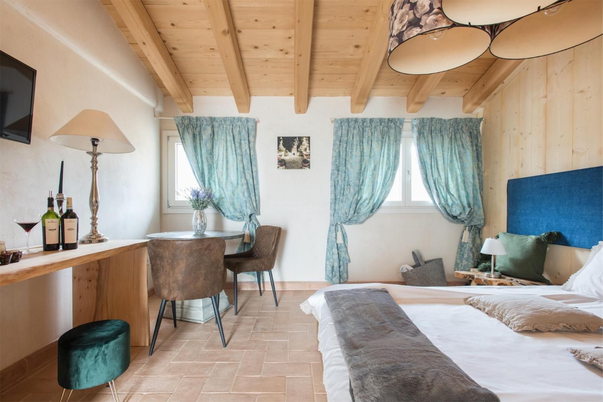 Queen Room with Pool View