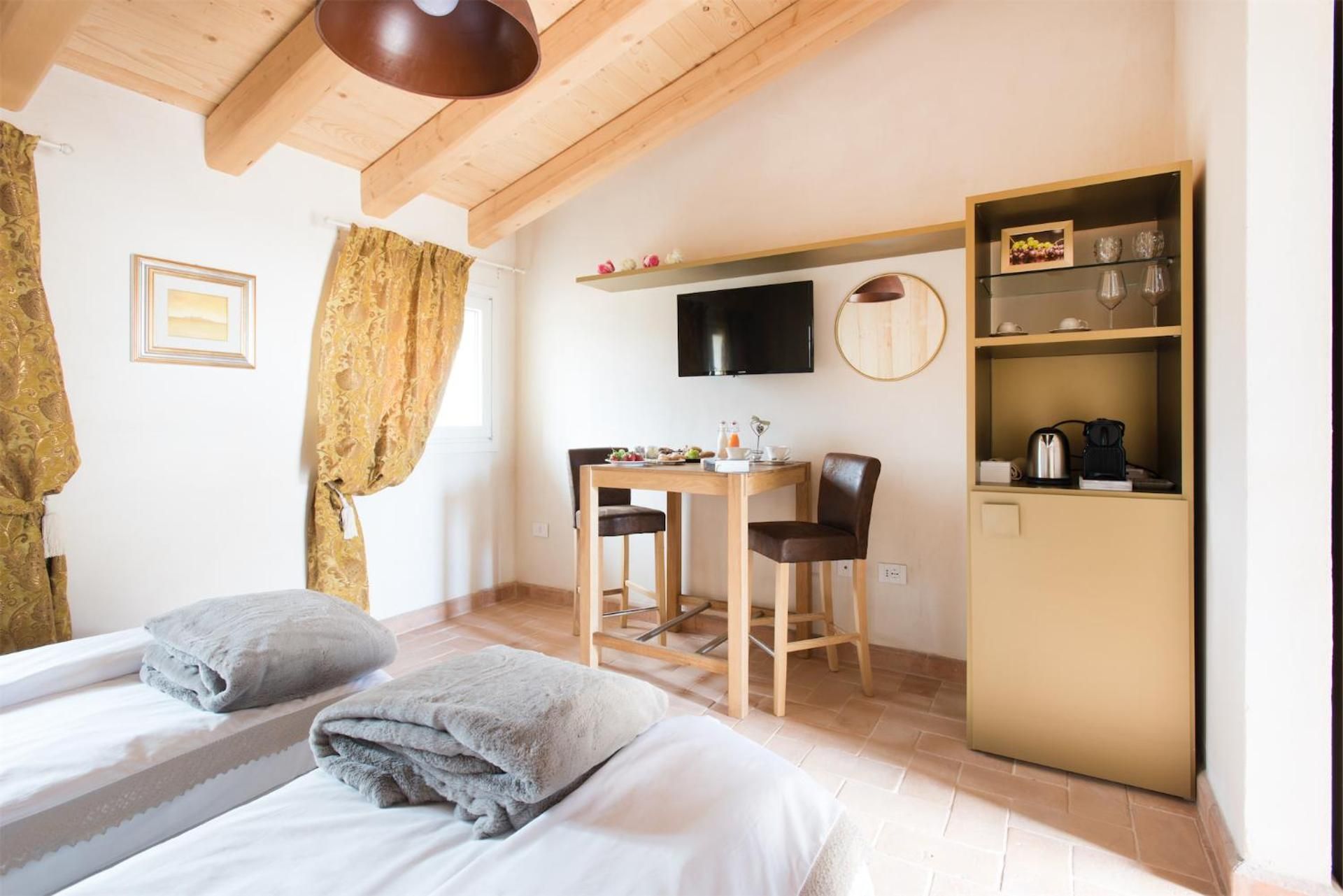 Deluxe Double or Twin Room with Pool Access