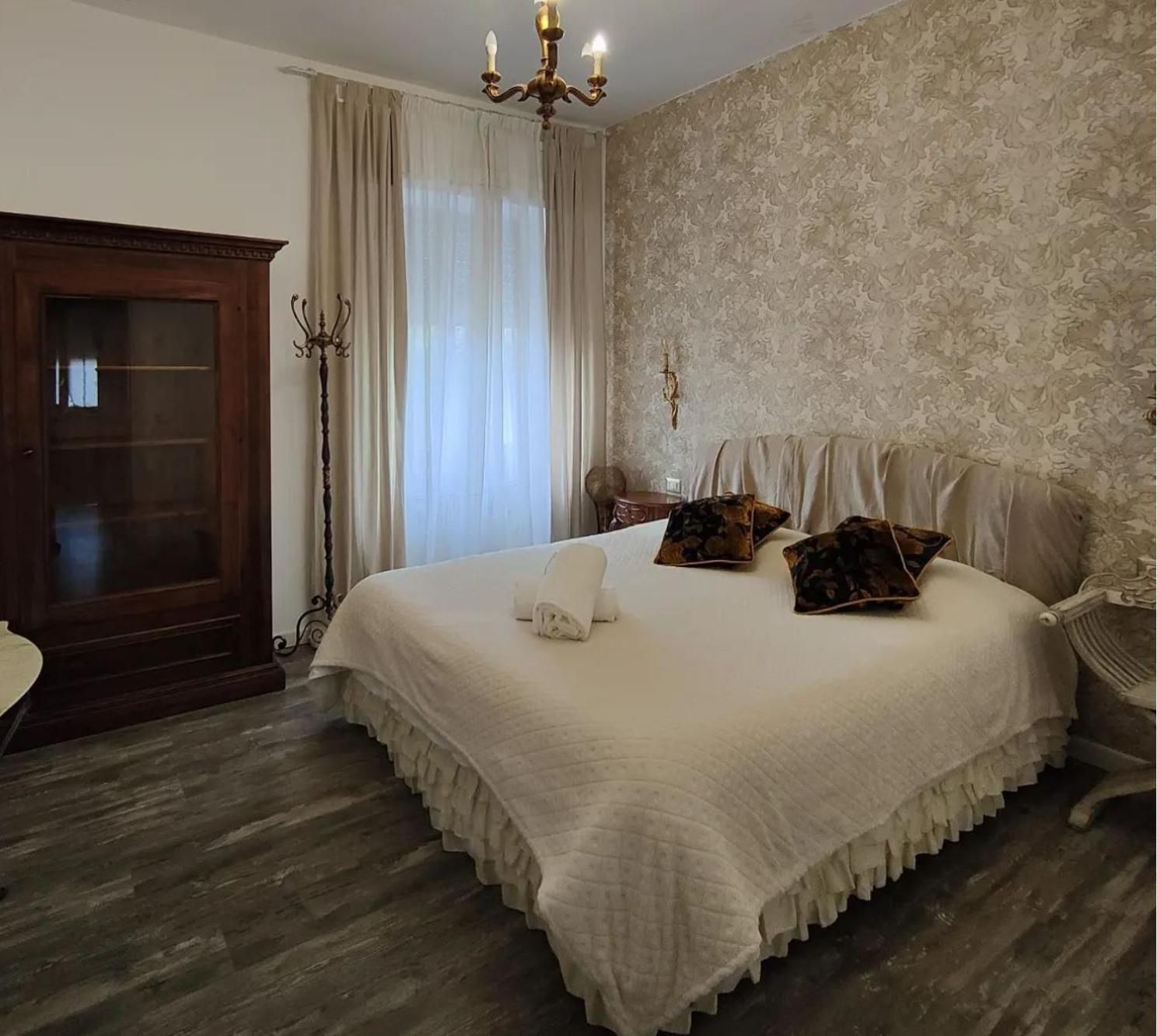 Triple Room with Shared Bathroom