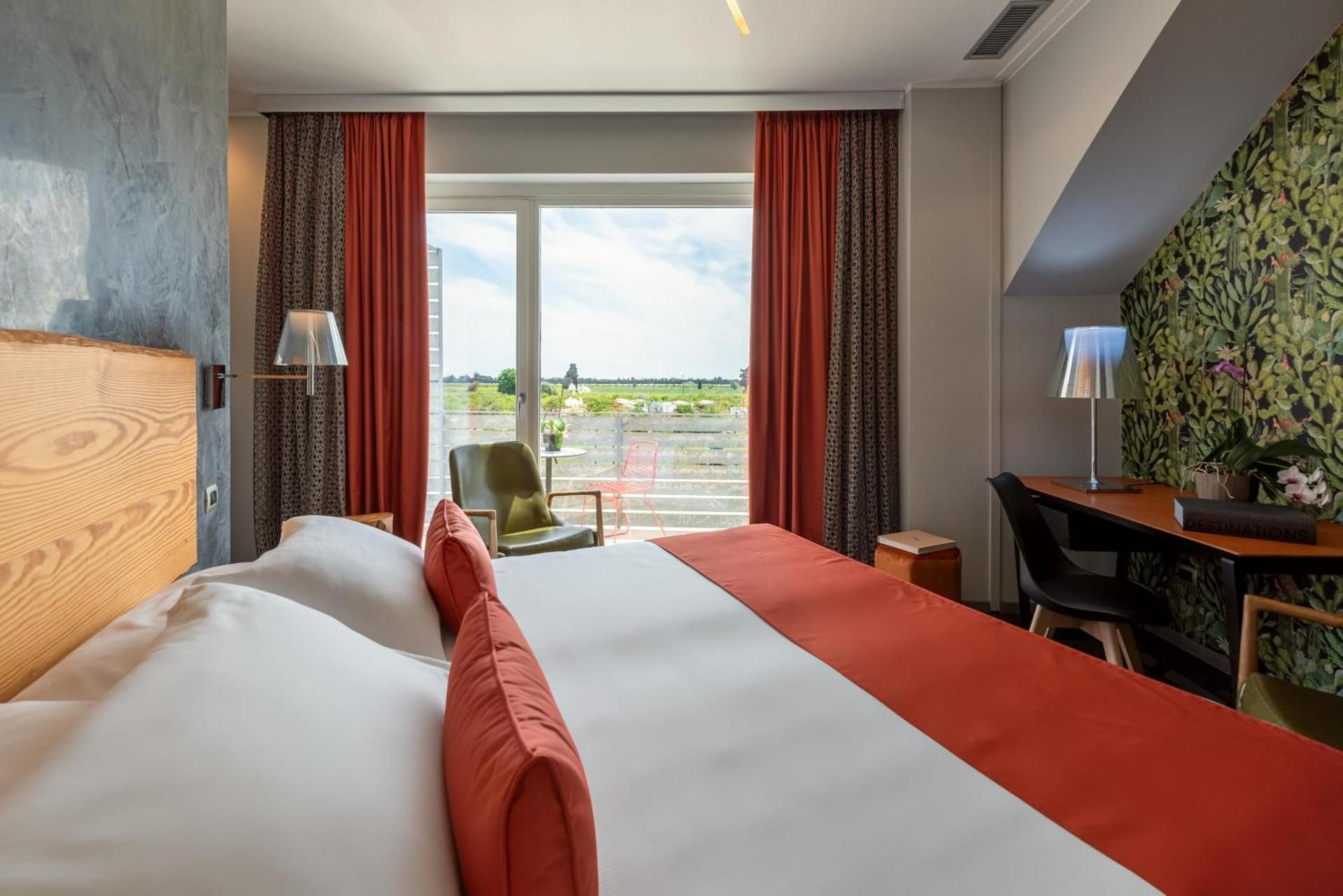 Junior Suite with Pool View
