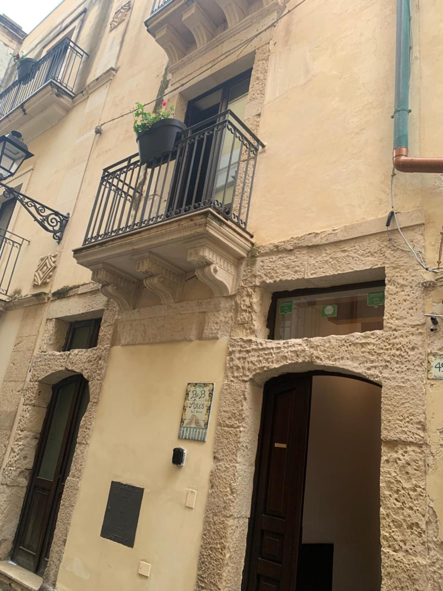 B&B Ares Charme