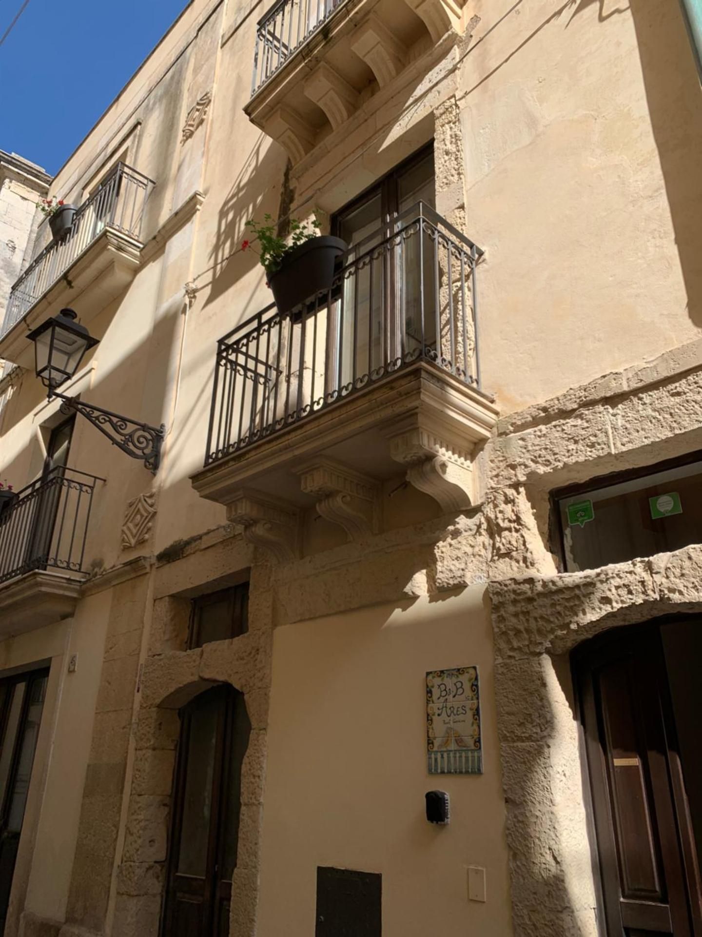 B&B Ares Charme