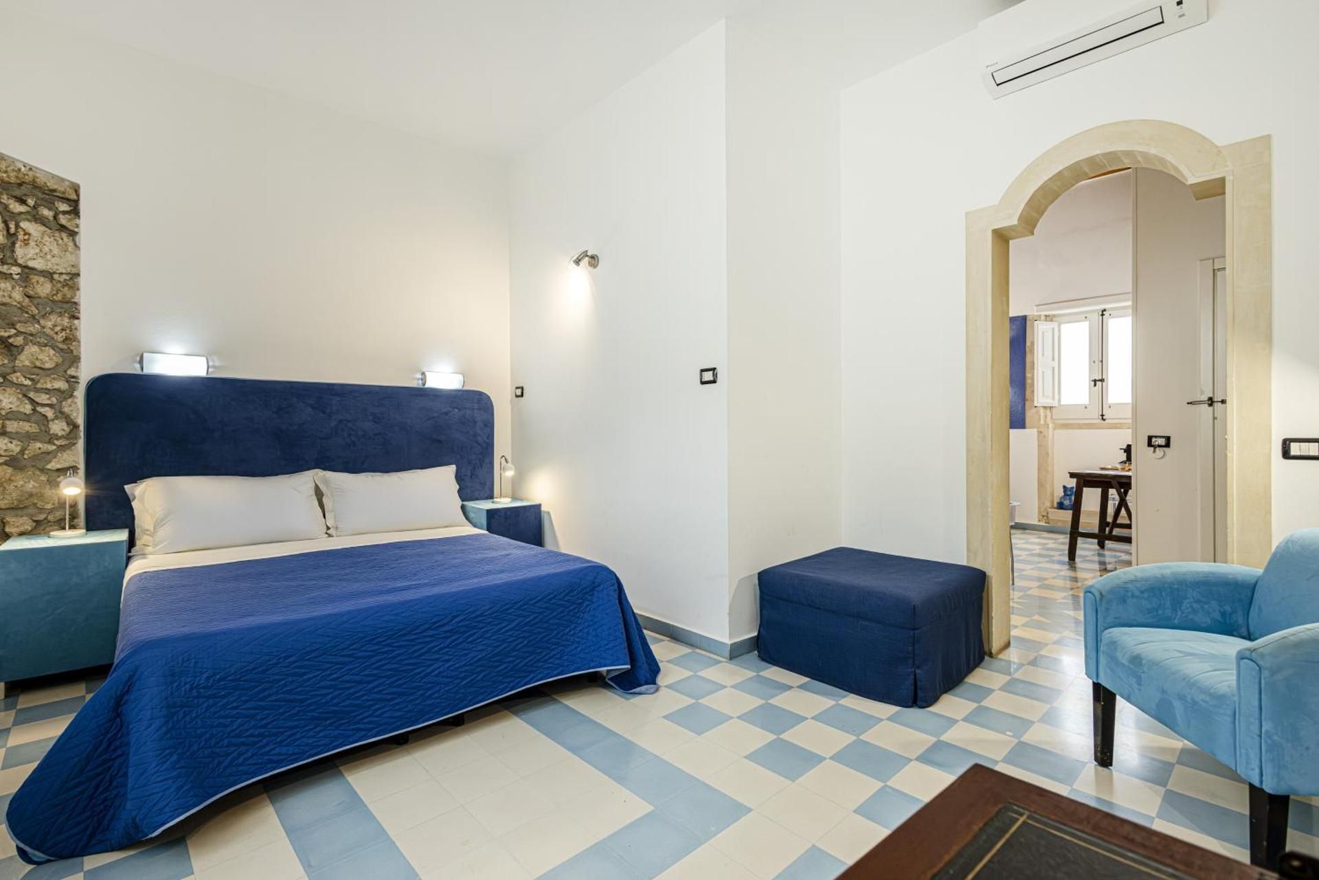 Classic Suite with Balcony