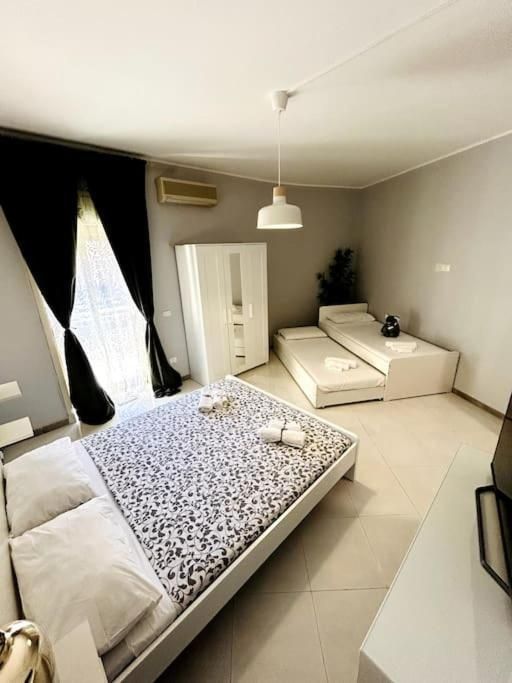 Deluxe Room (2 Adults + 1 Child)