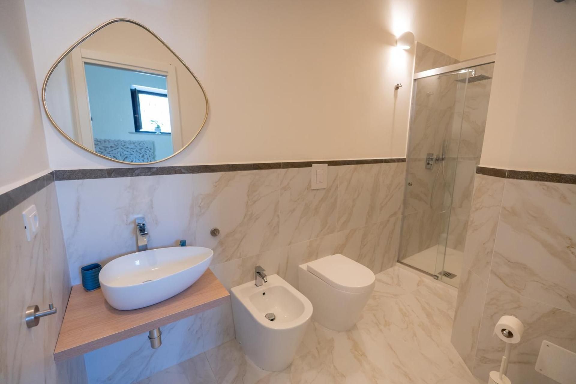 Deluxe Room (2 Adults + 1 Child)