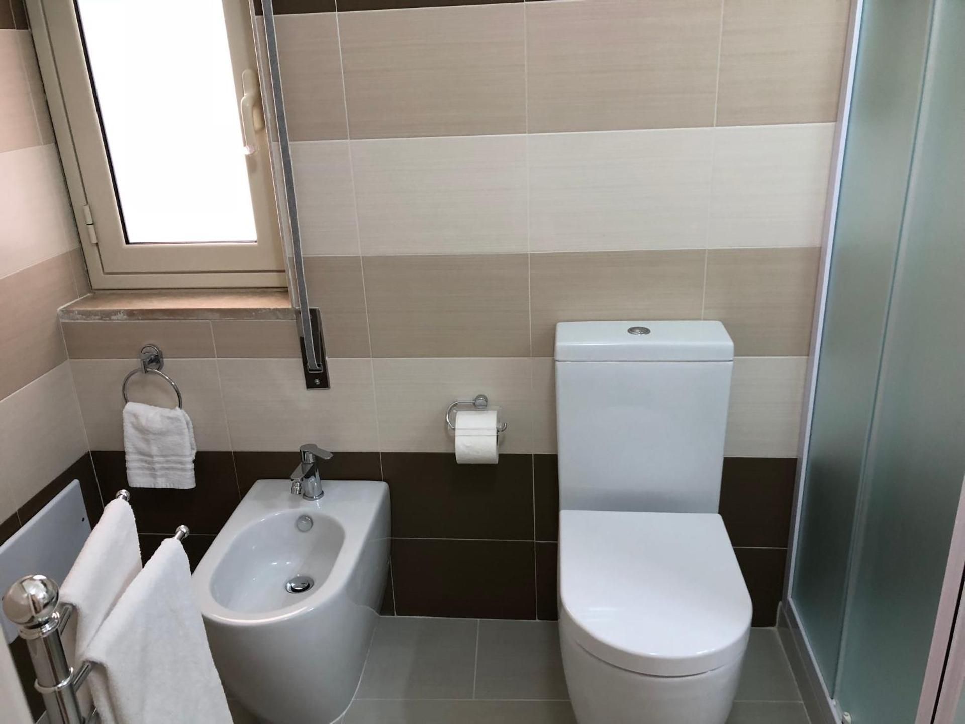 Bealu Deluxe Quadruple Room 3