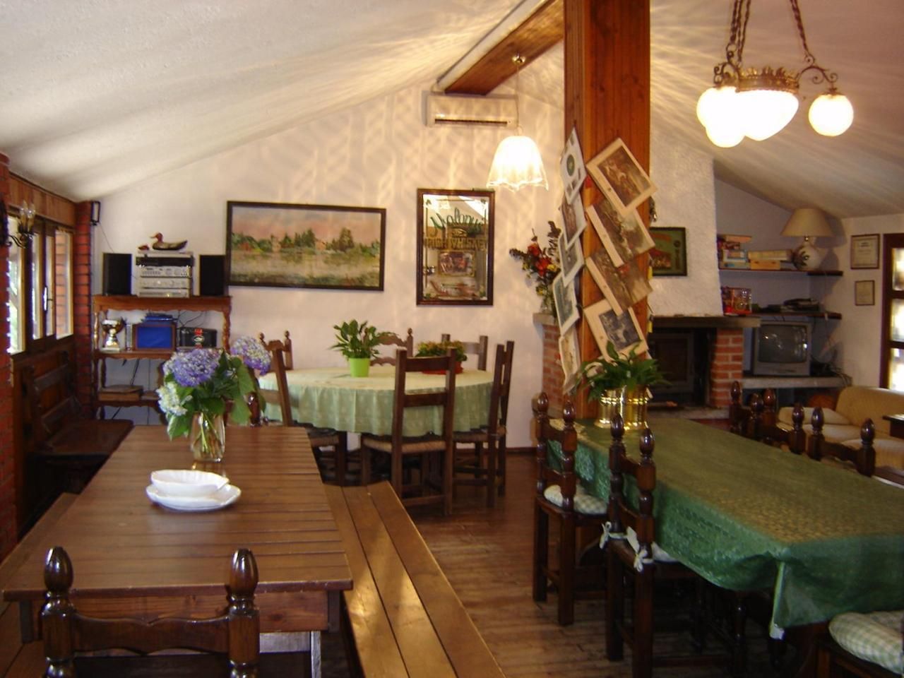 shared lounge/tv area