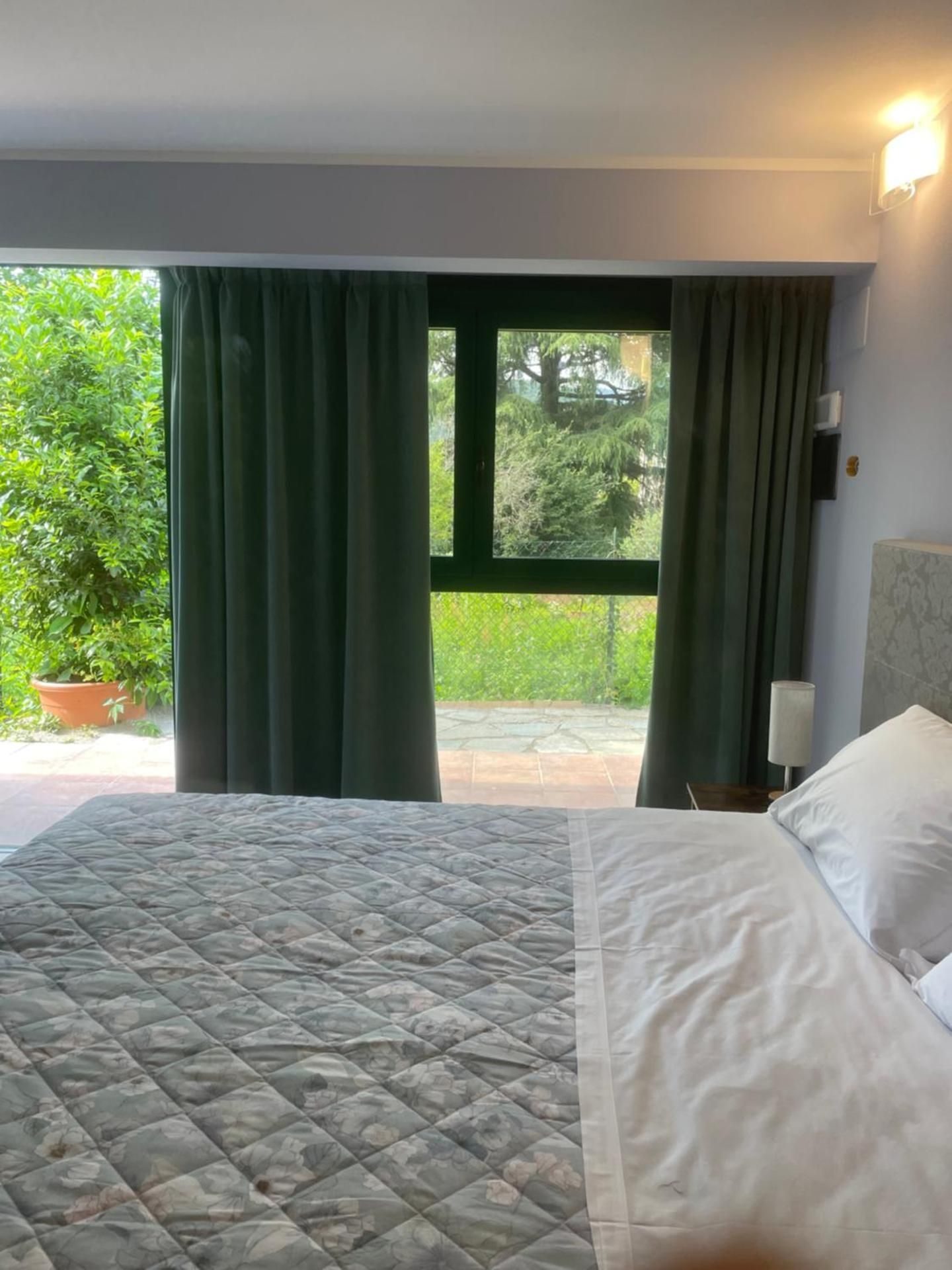 Family Room with Garden View