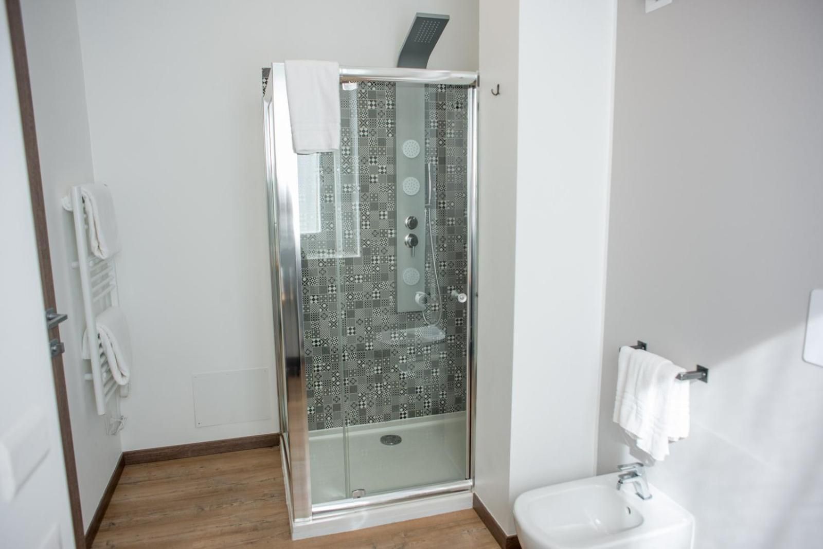 Officina Rooms Deluxe Room 2